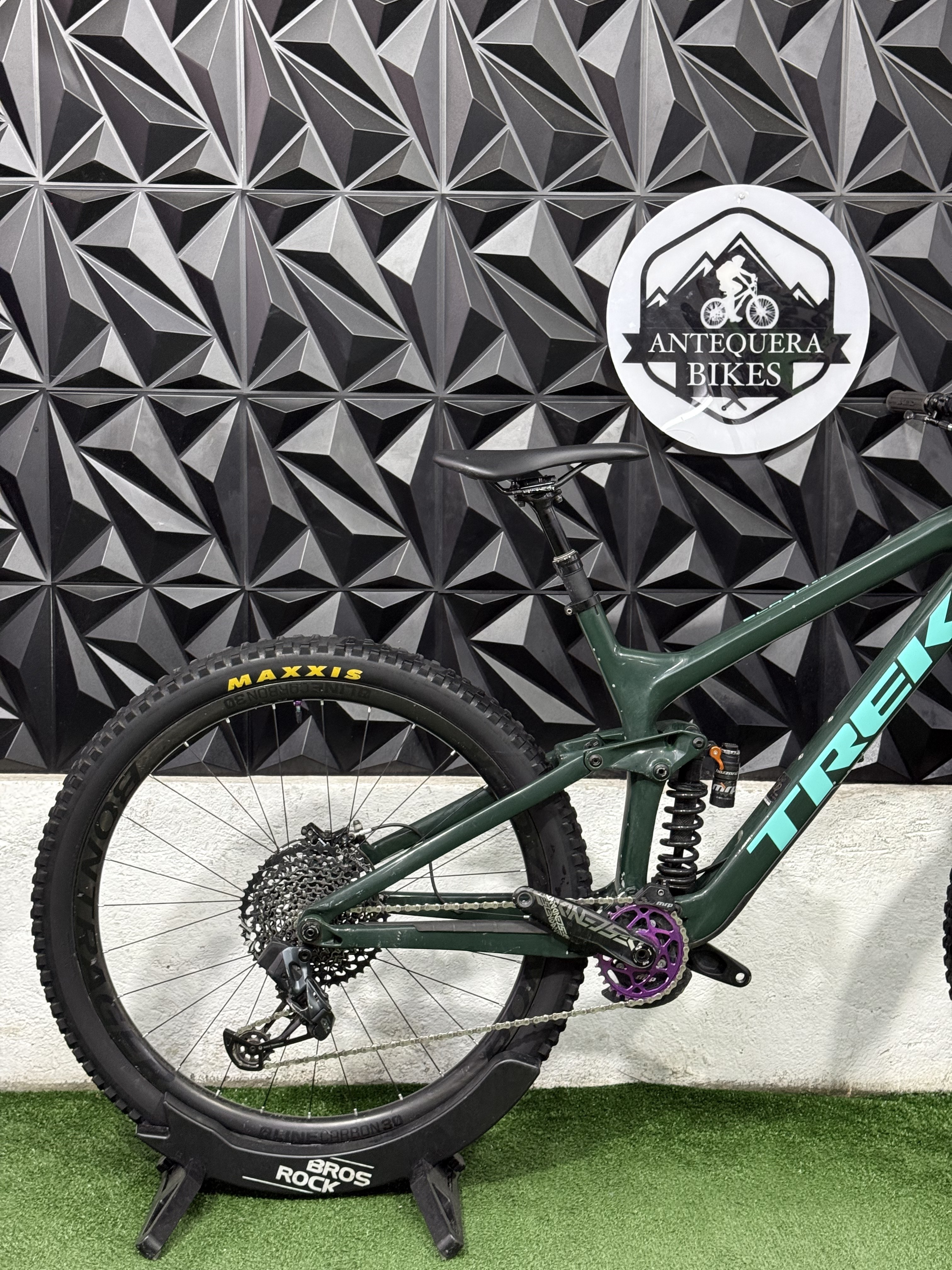 TREK SLASH 9.8 FULL CARBON