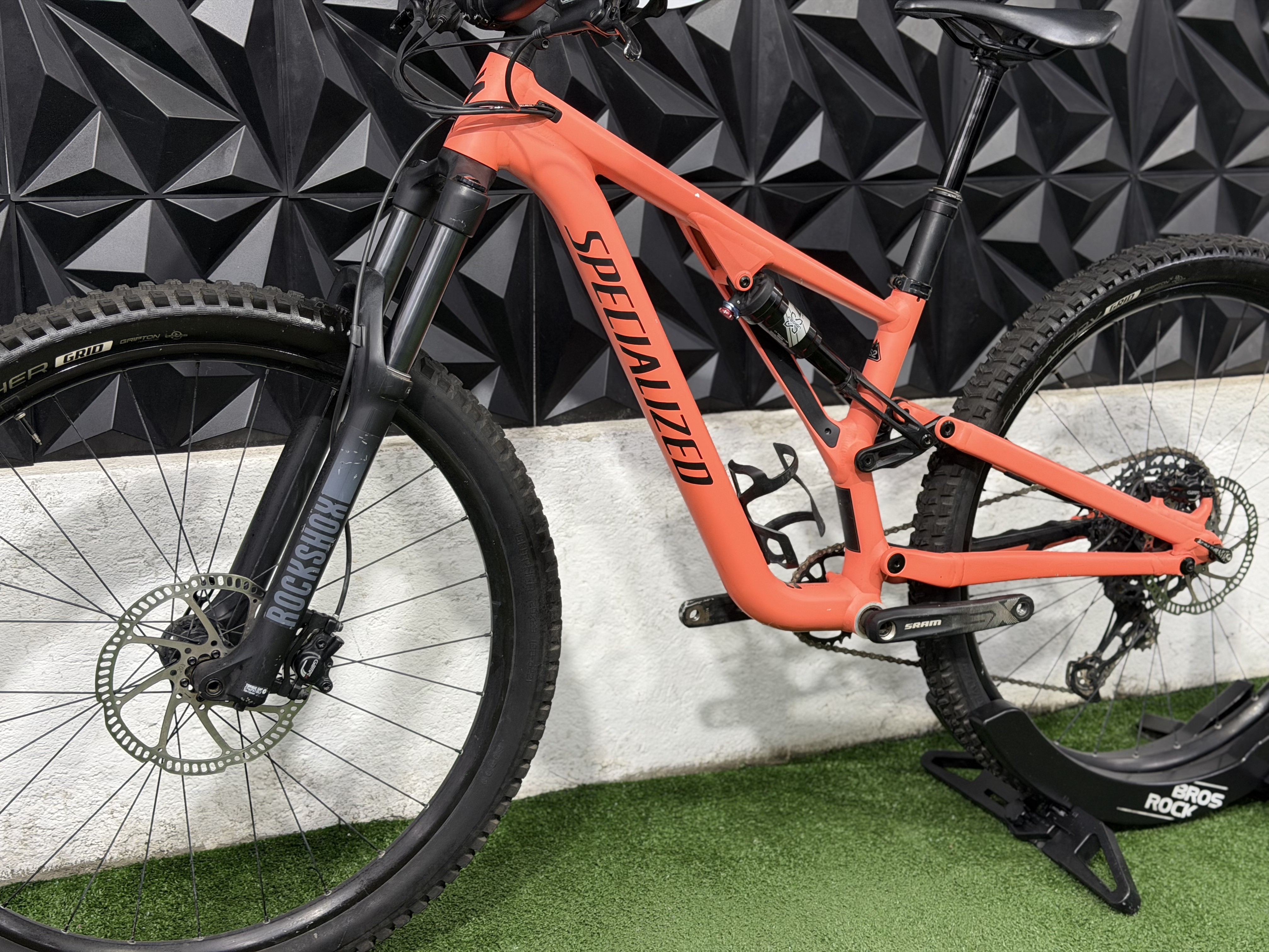 SPECIALIZED STUMPJUMPER