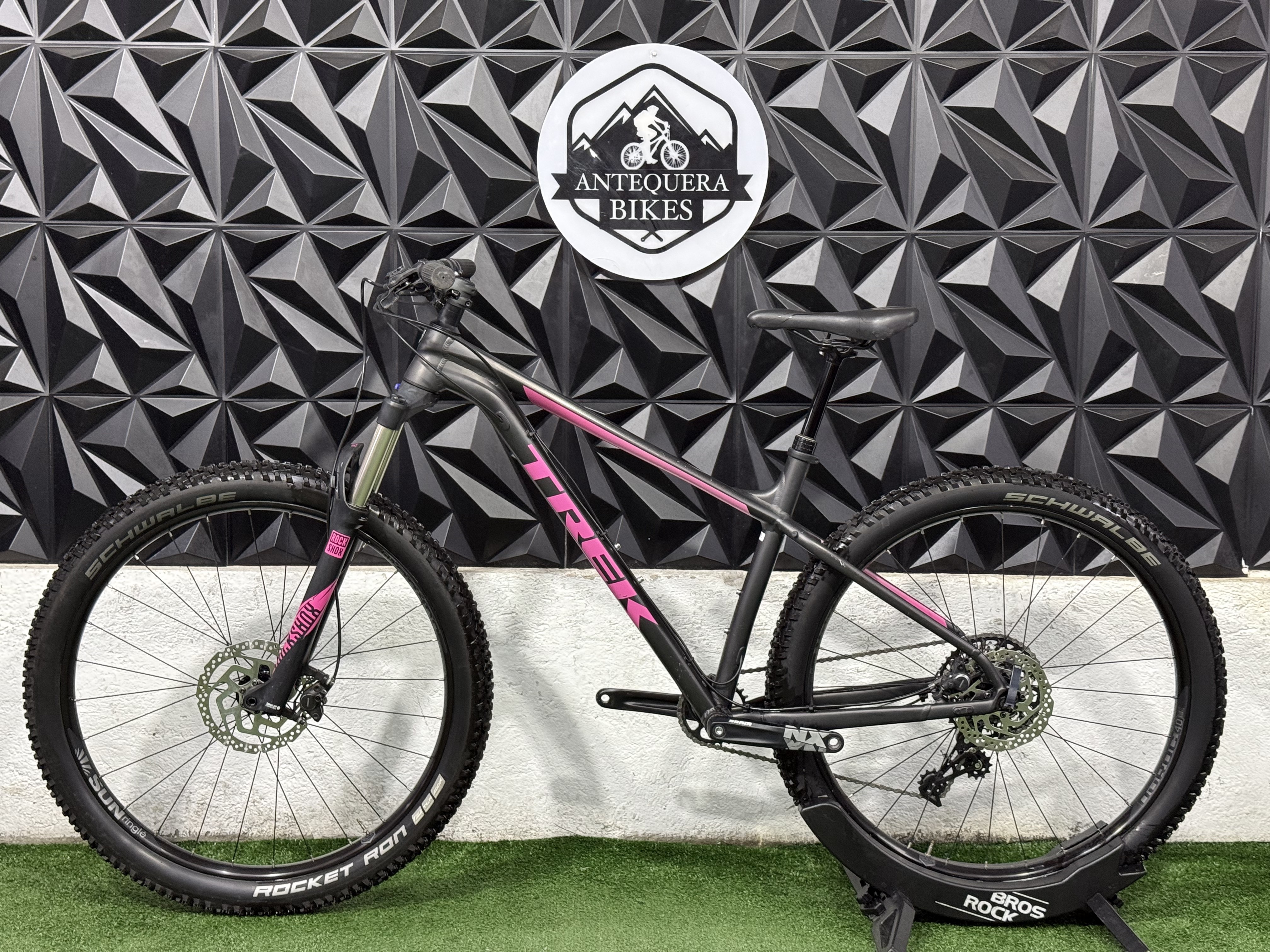 TREK ROSCOE 8