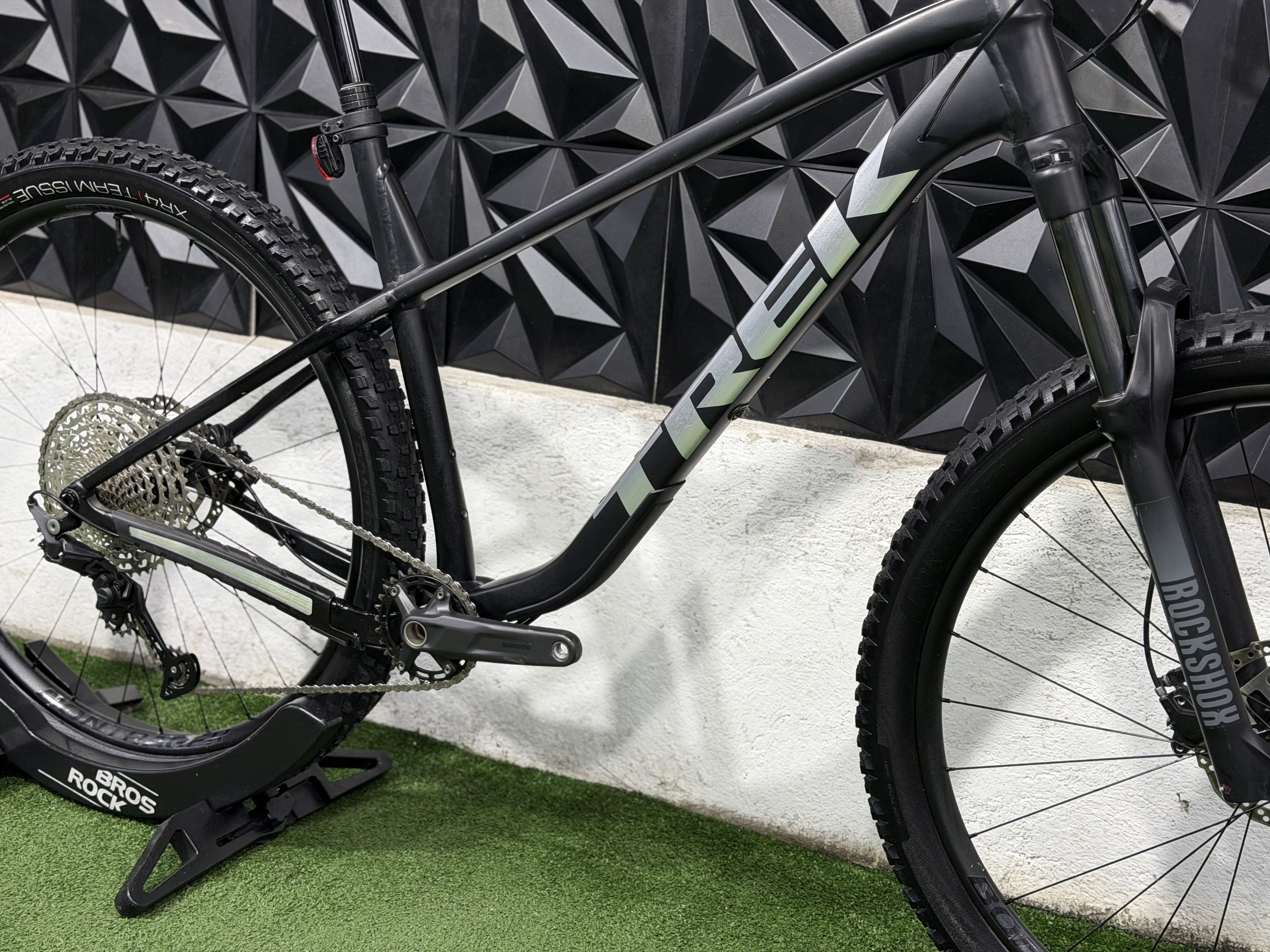 TREK ROSCOE 7 GEN 3