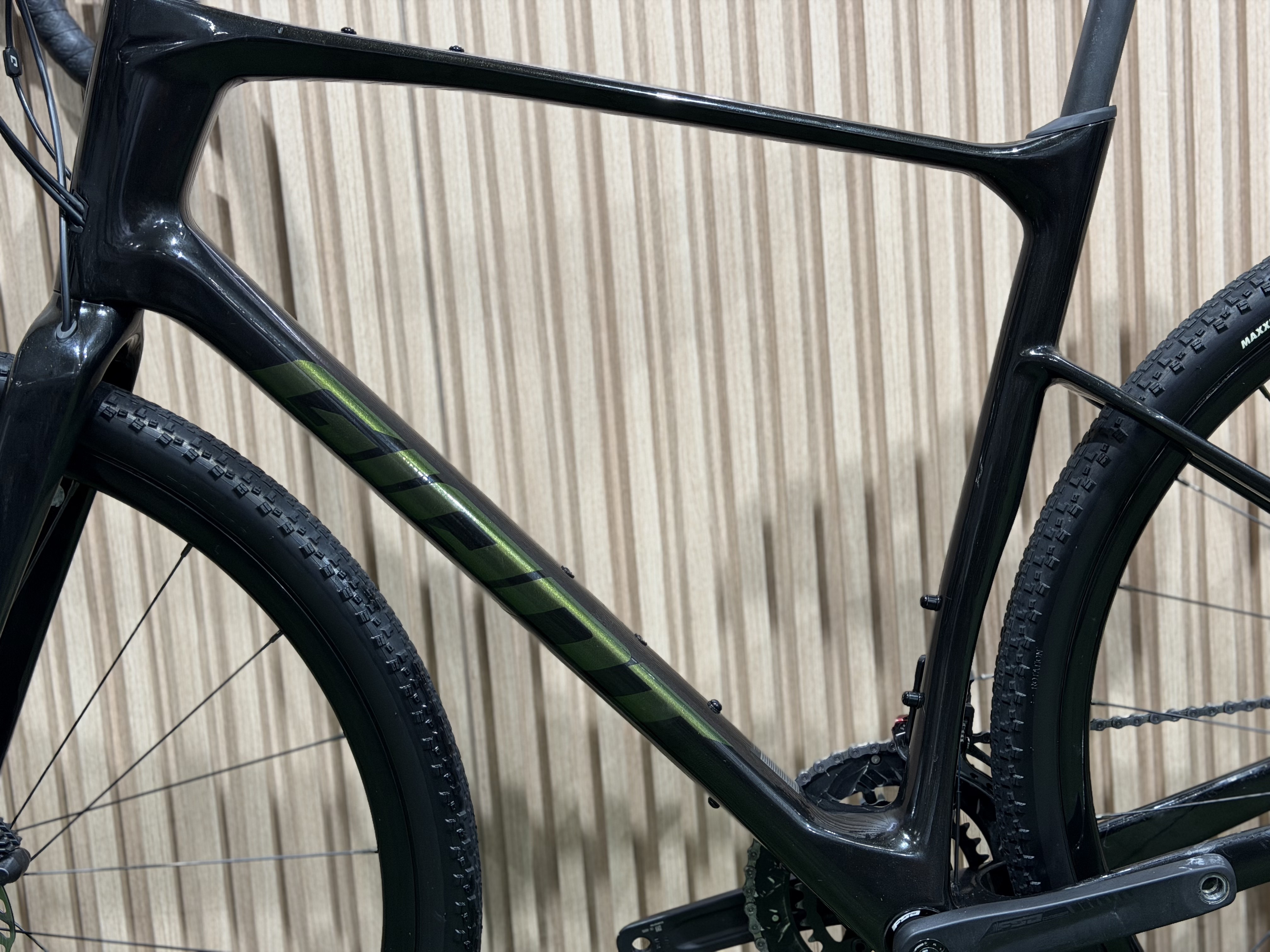 GIANT REVOLT ADVANCED CARBONO