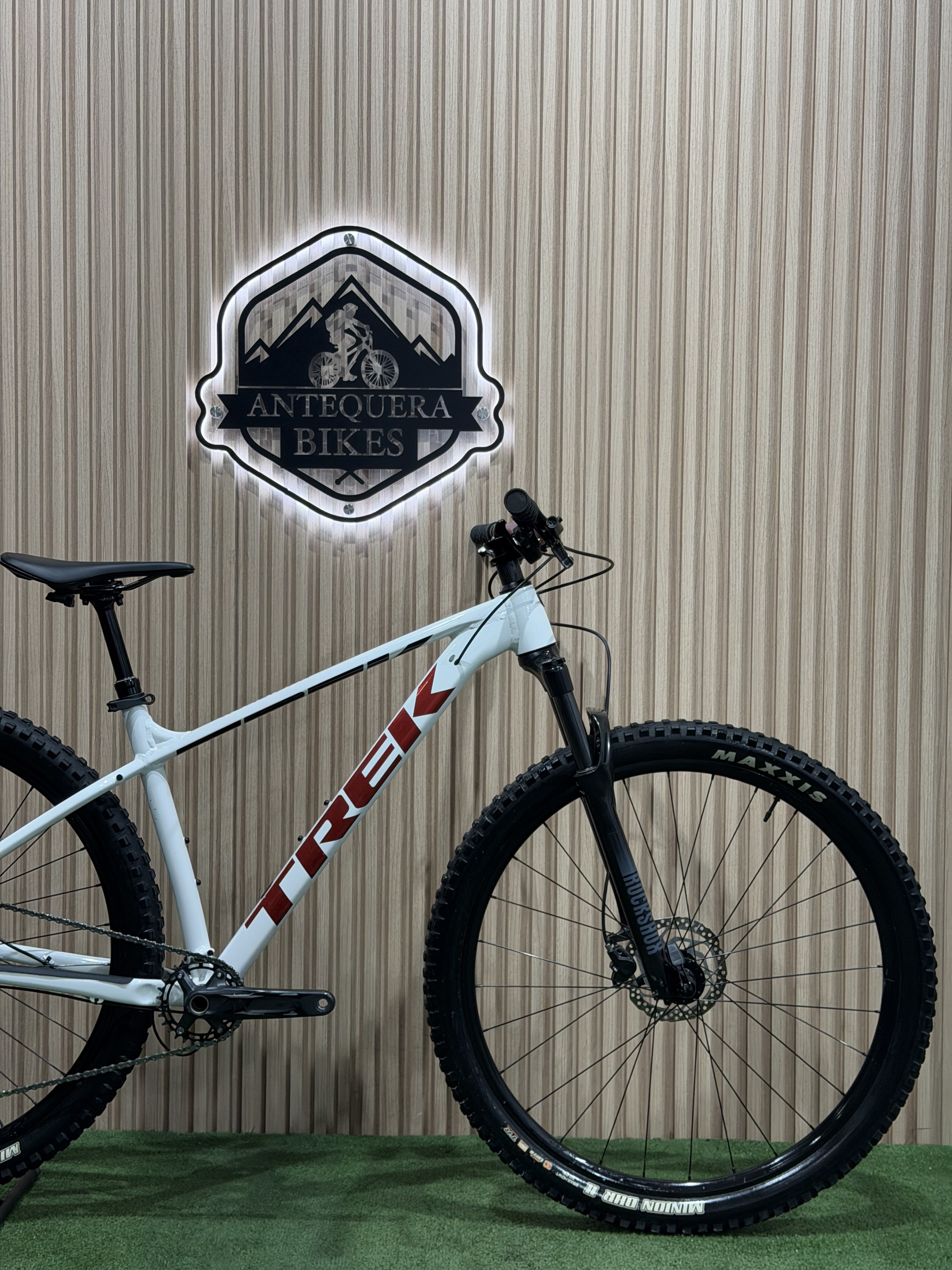 TREK XCALIBER 8 GEN 2