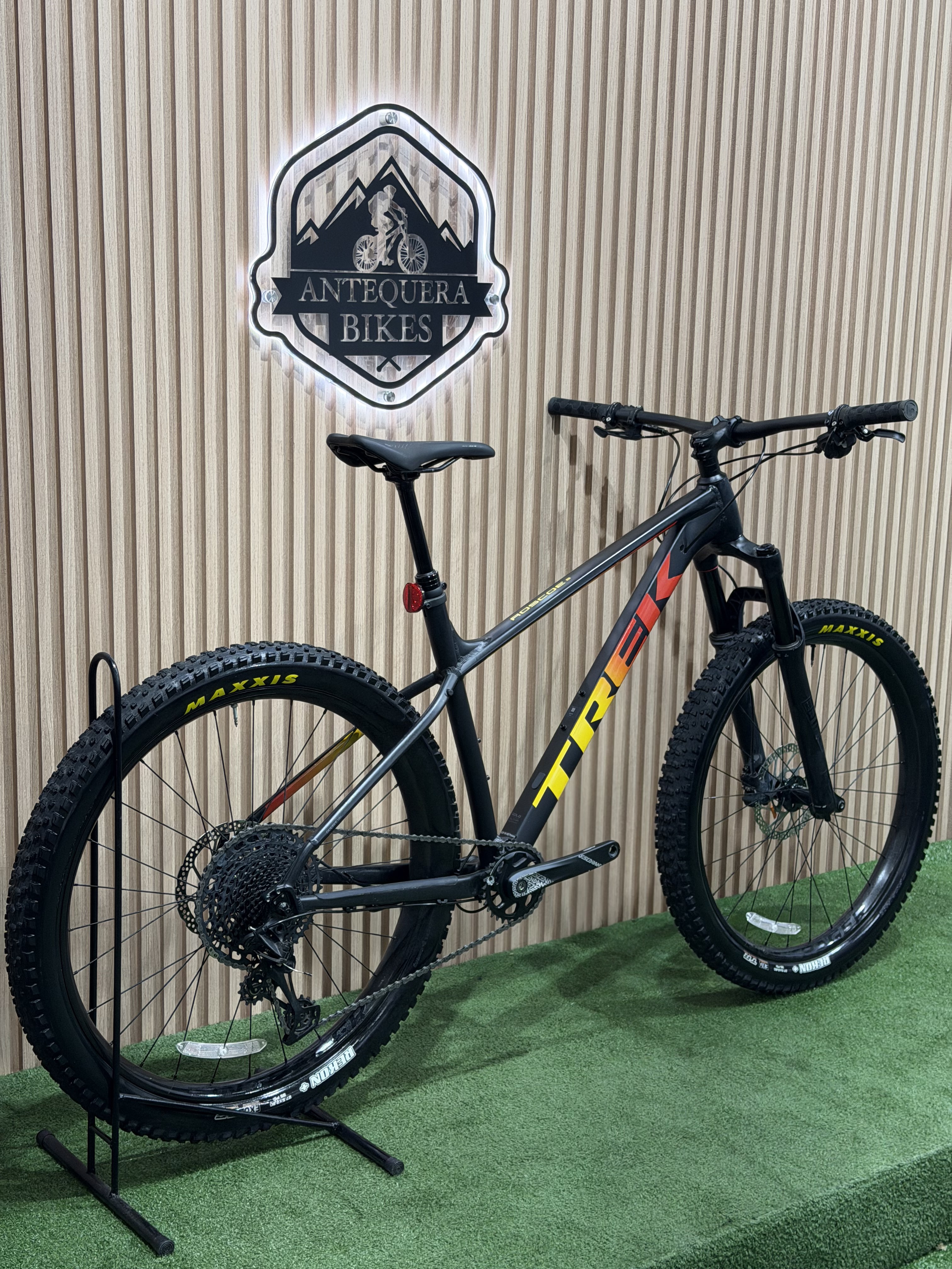 TREK ROSCOE 8