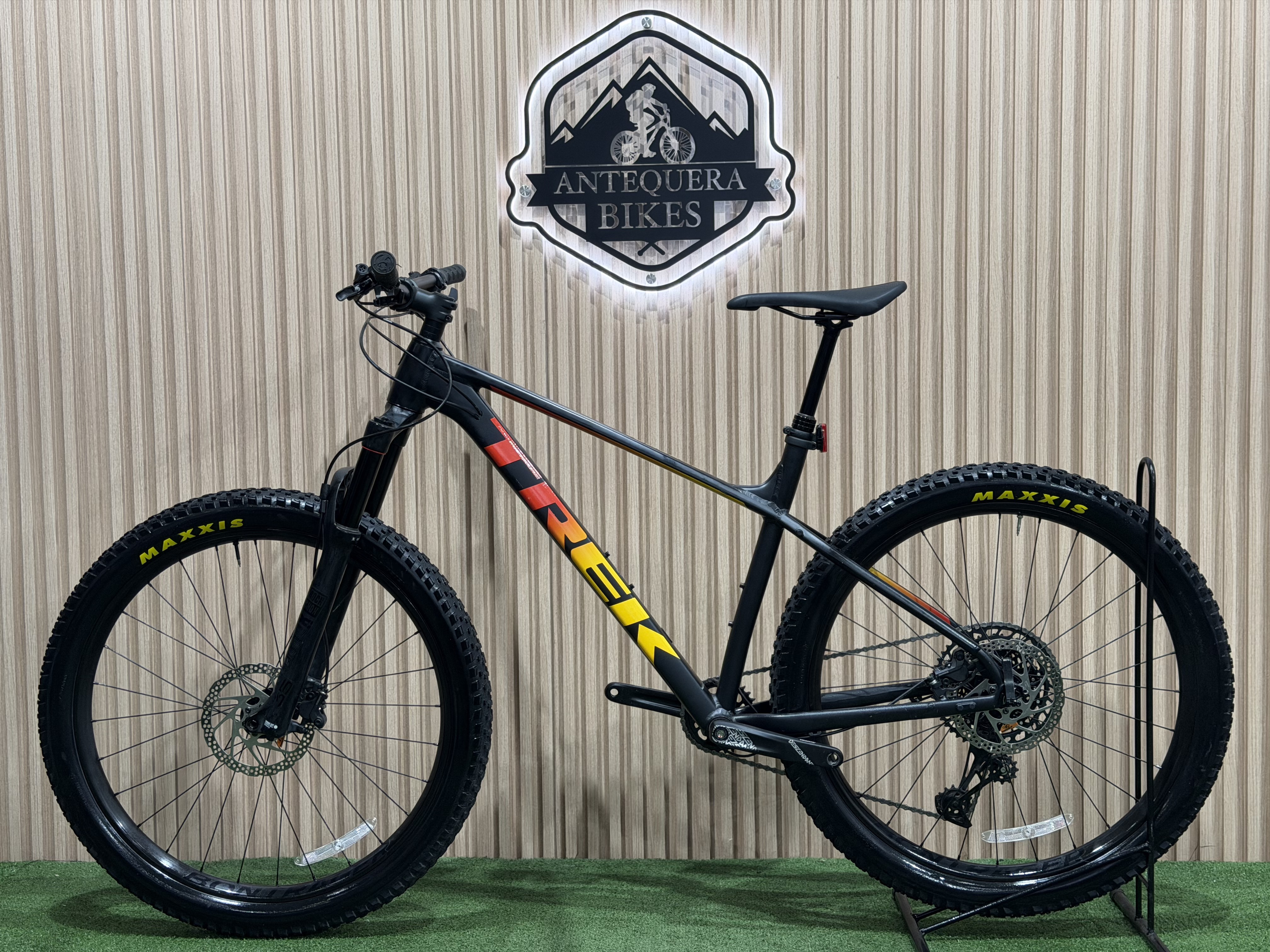 TREK ROSCOE 8