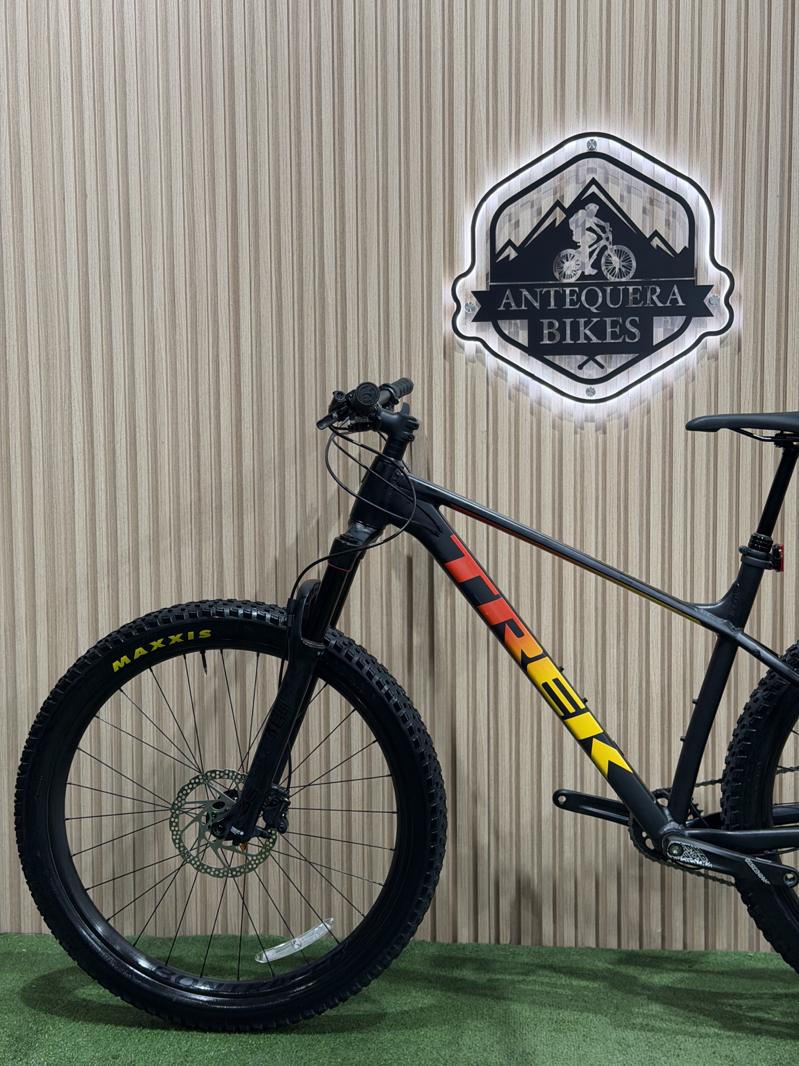 TREK ROSCOE 8