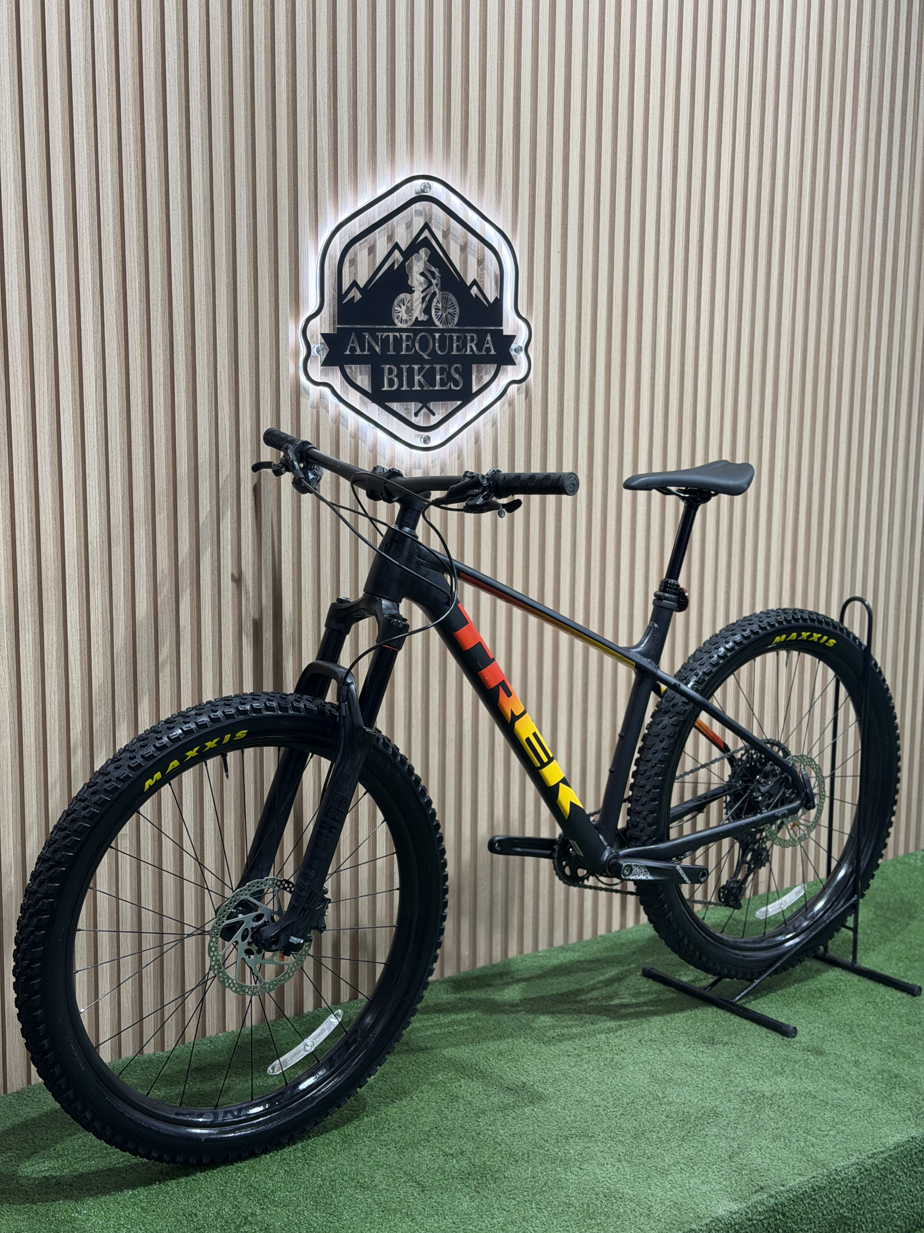 TREK ROSCOE 8