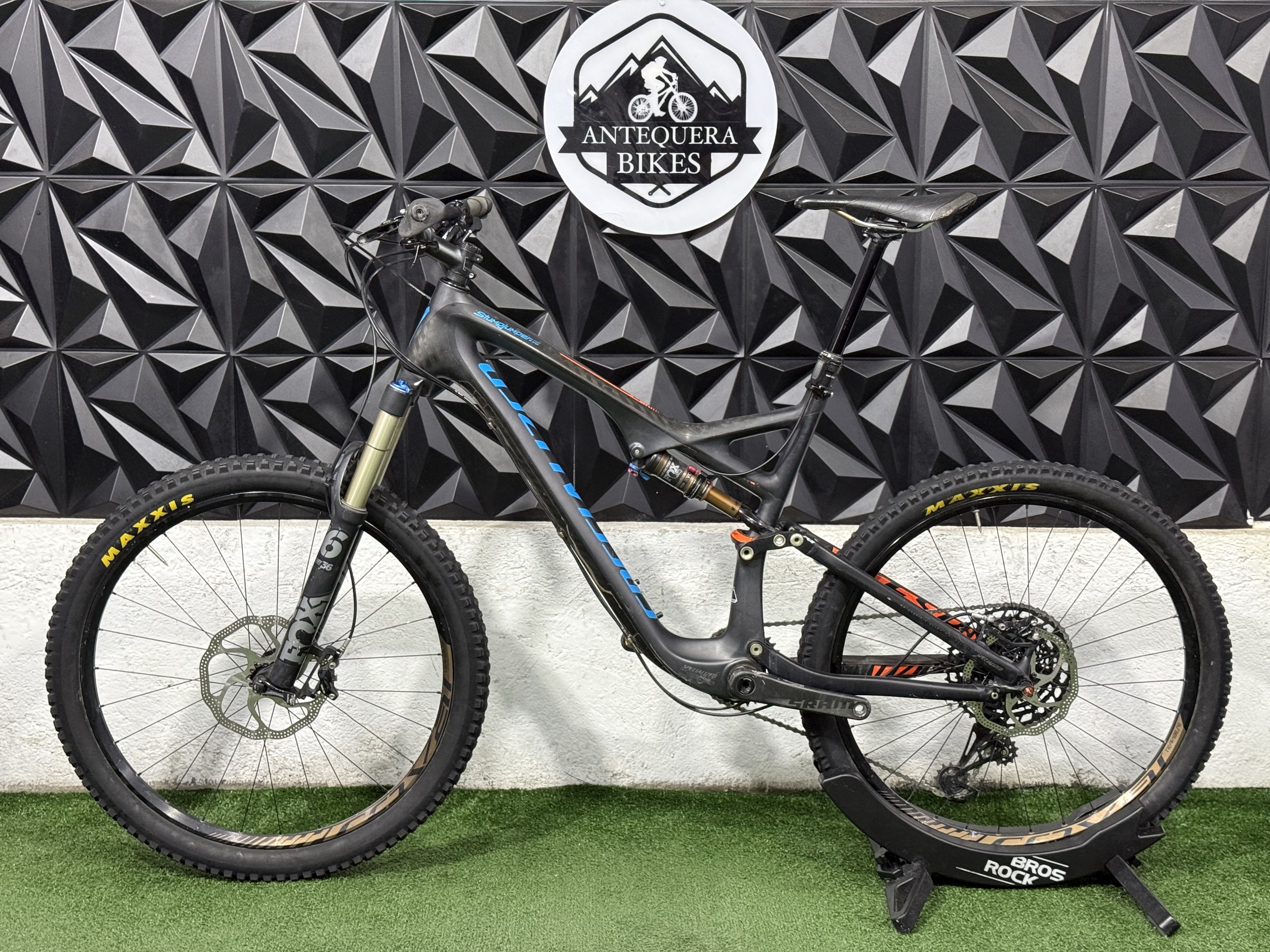 SPECIALIZED STUMPJUMPER EXPERT EVO CARBON