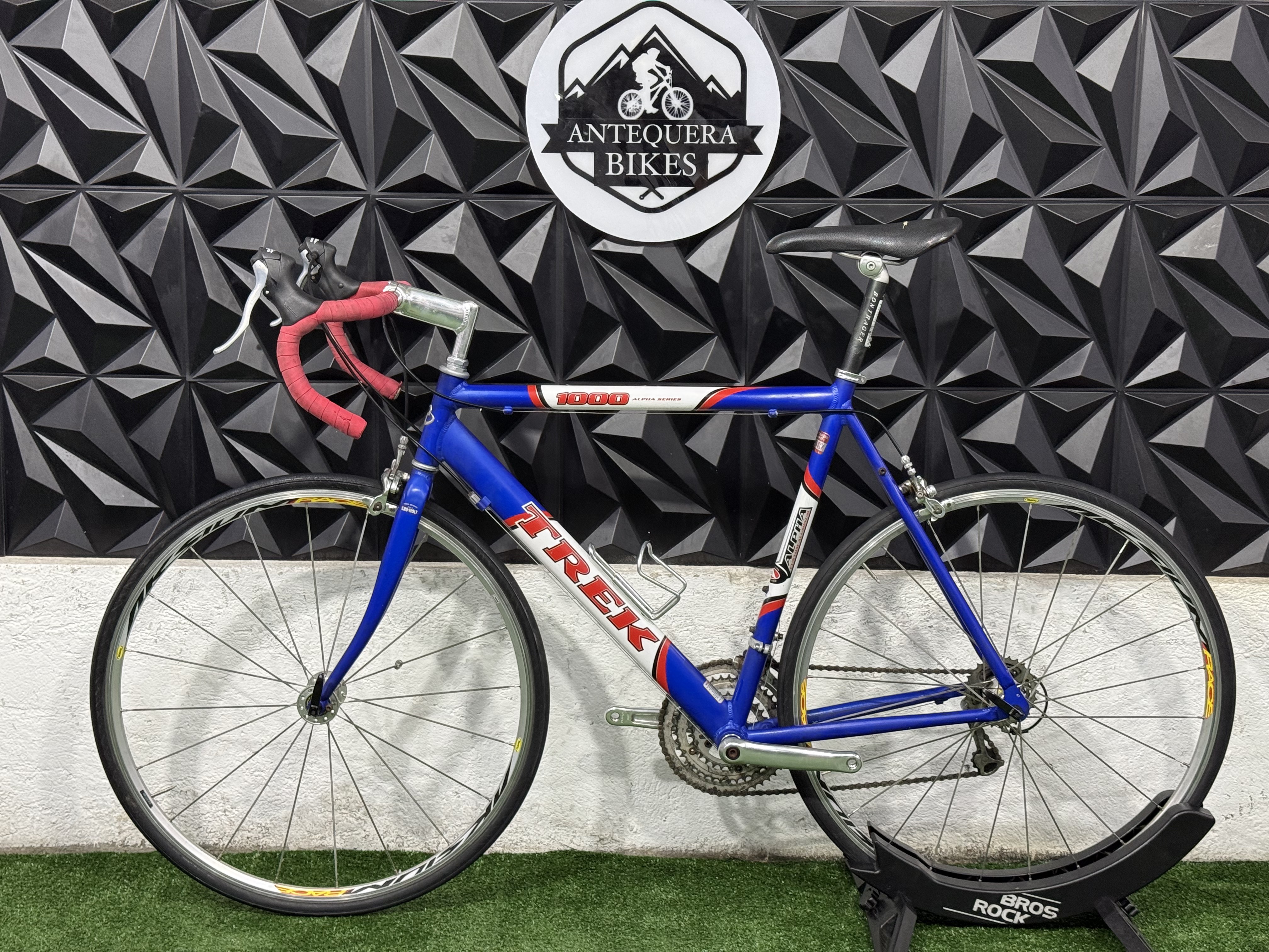 TREK 1000