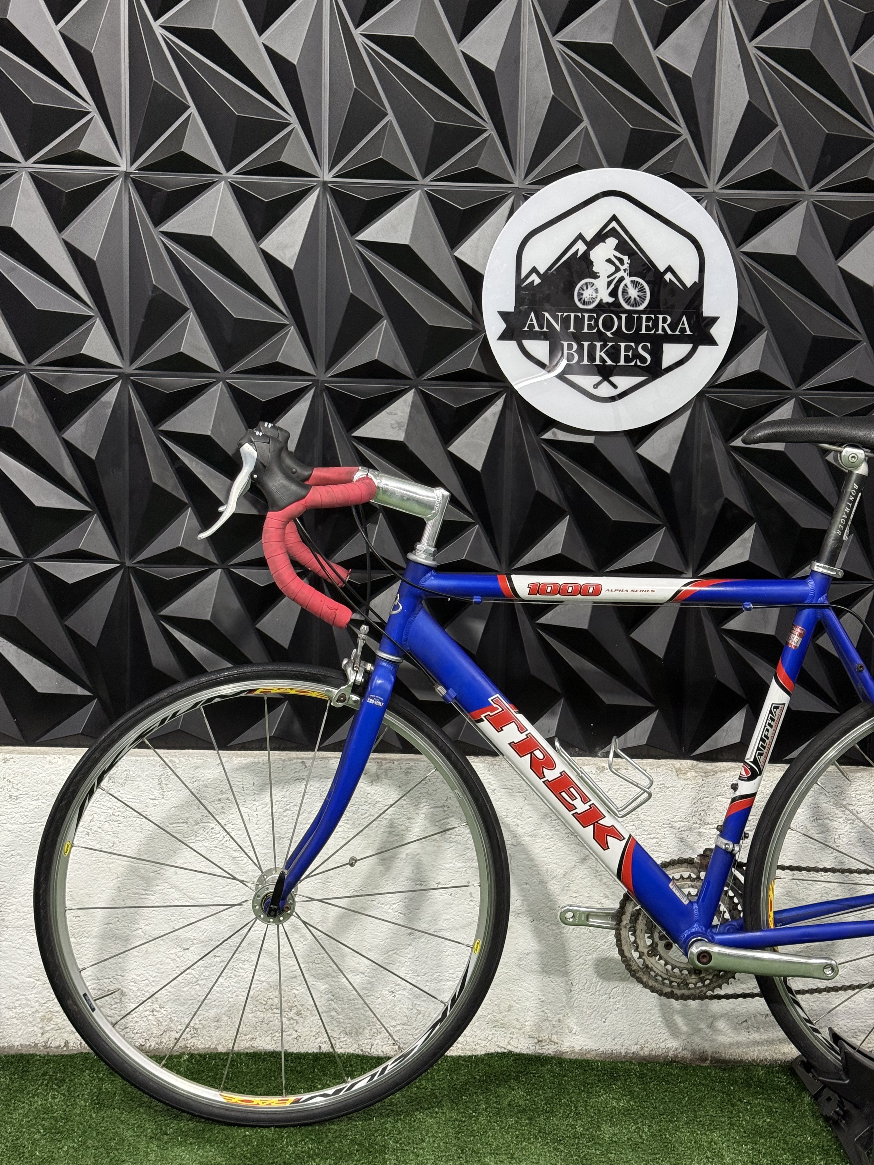TREK 1000