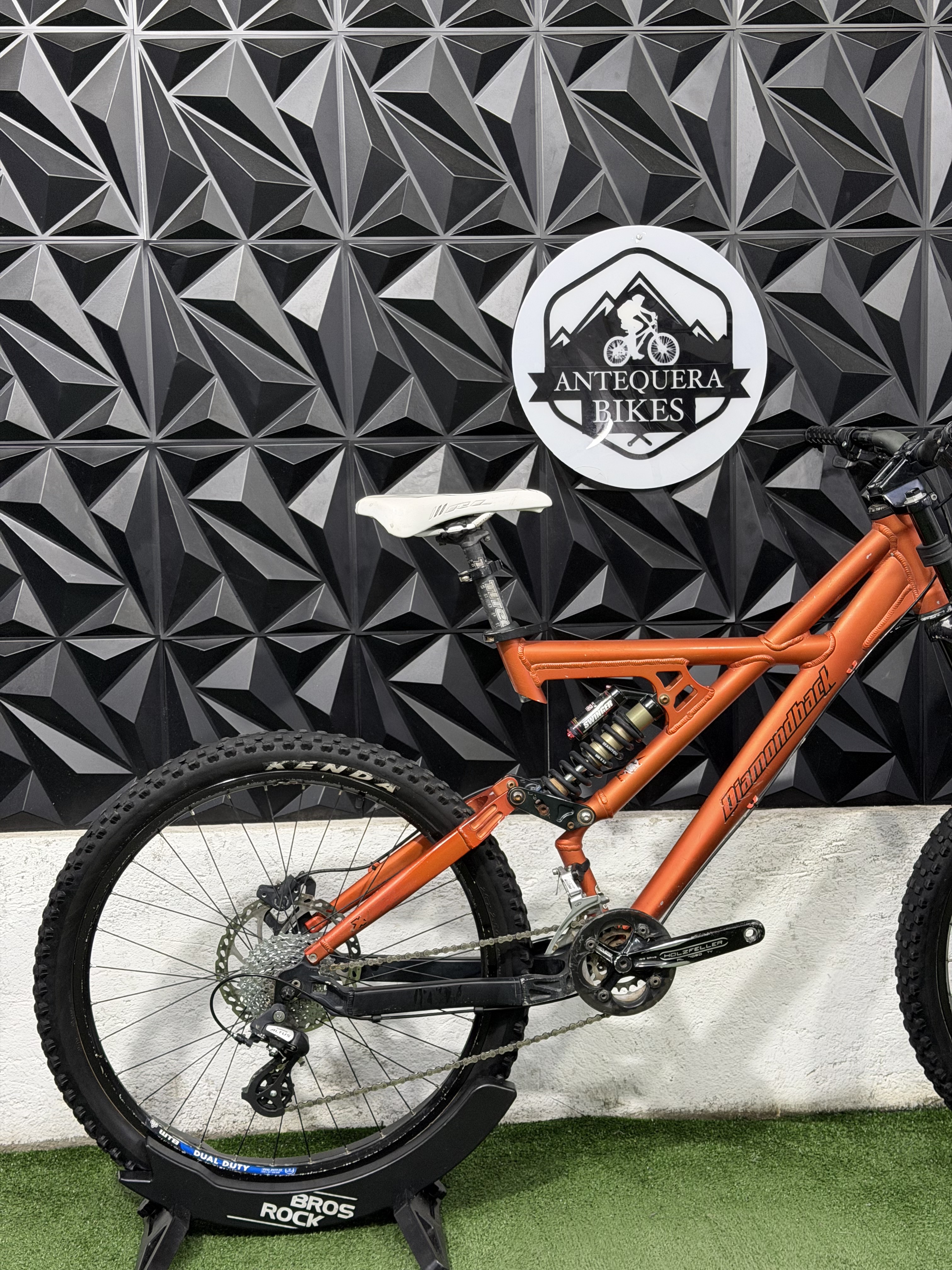DIAMONDBACK XTS