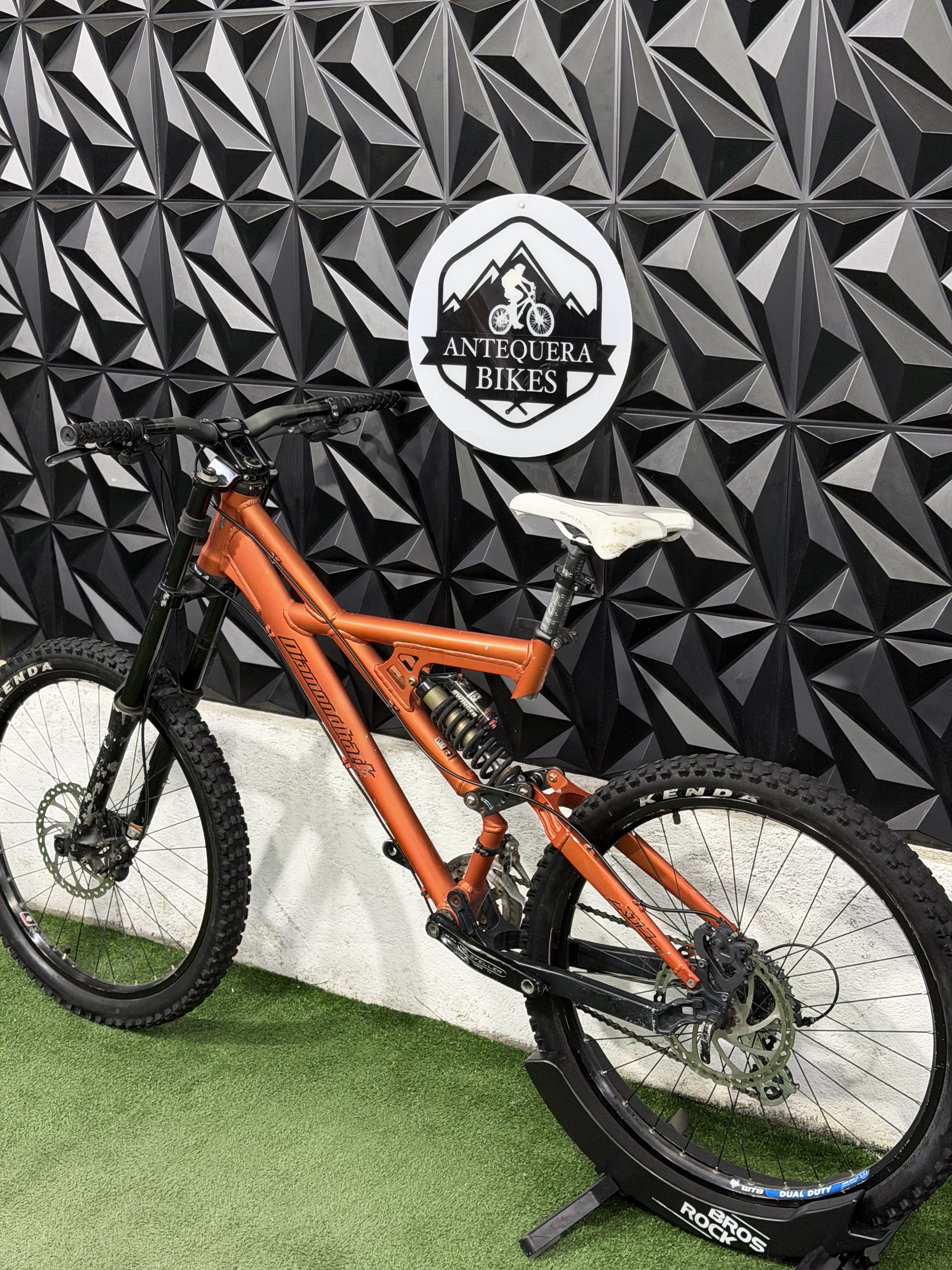 DIAMONDBACK XTS