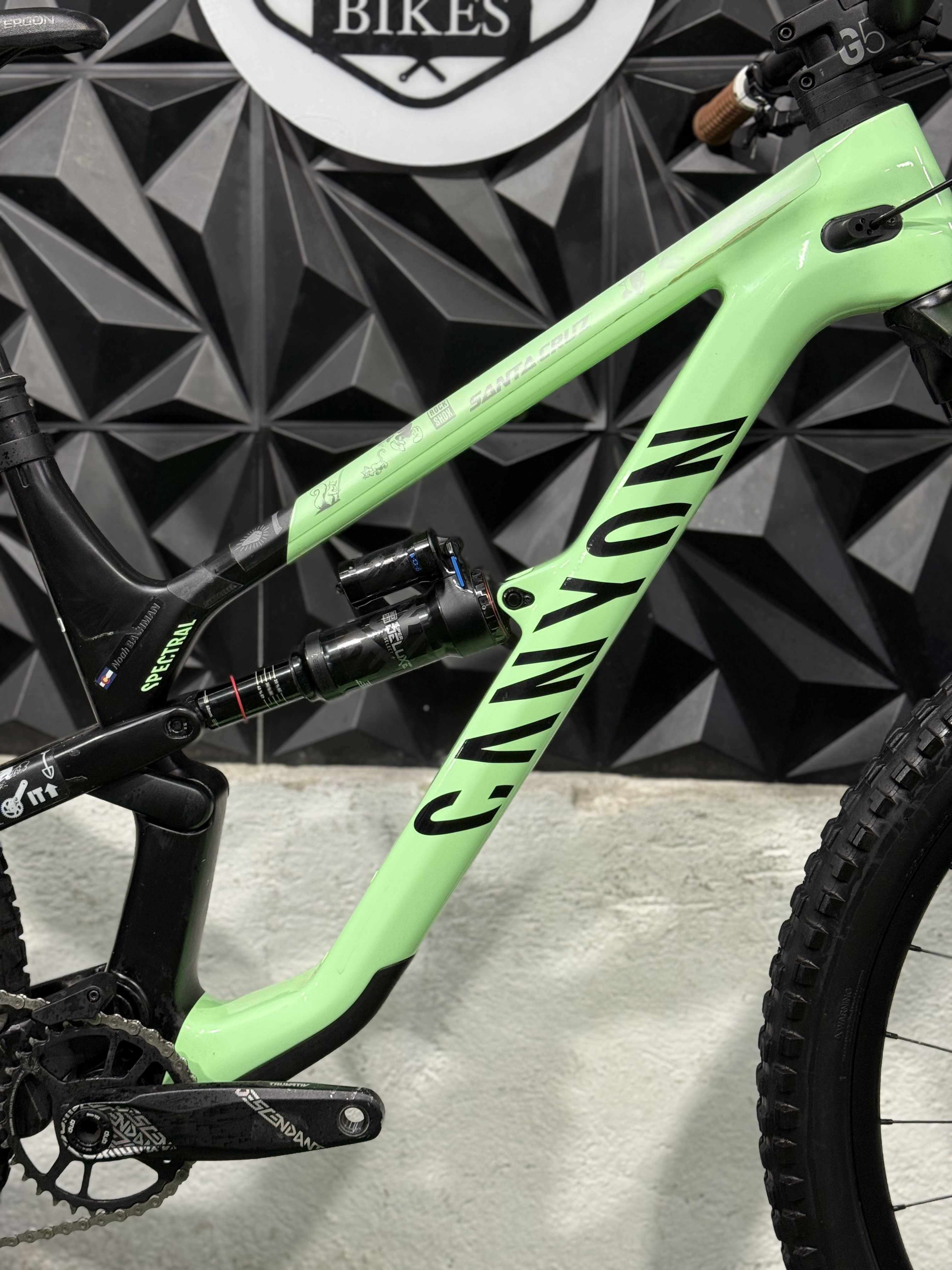 CANYON SPECTRAL CF7 FULL CARBÓN