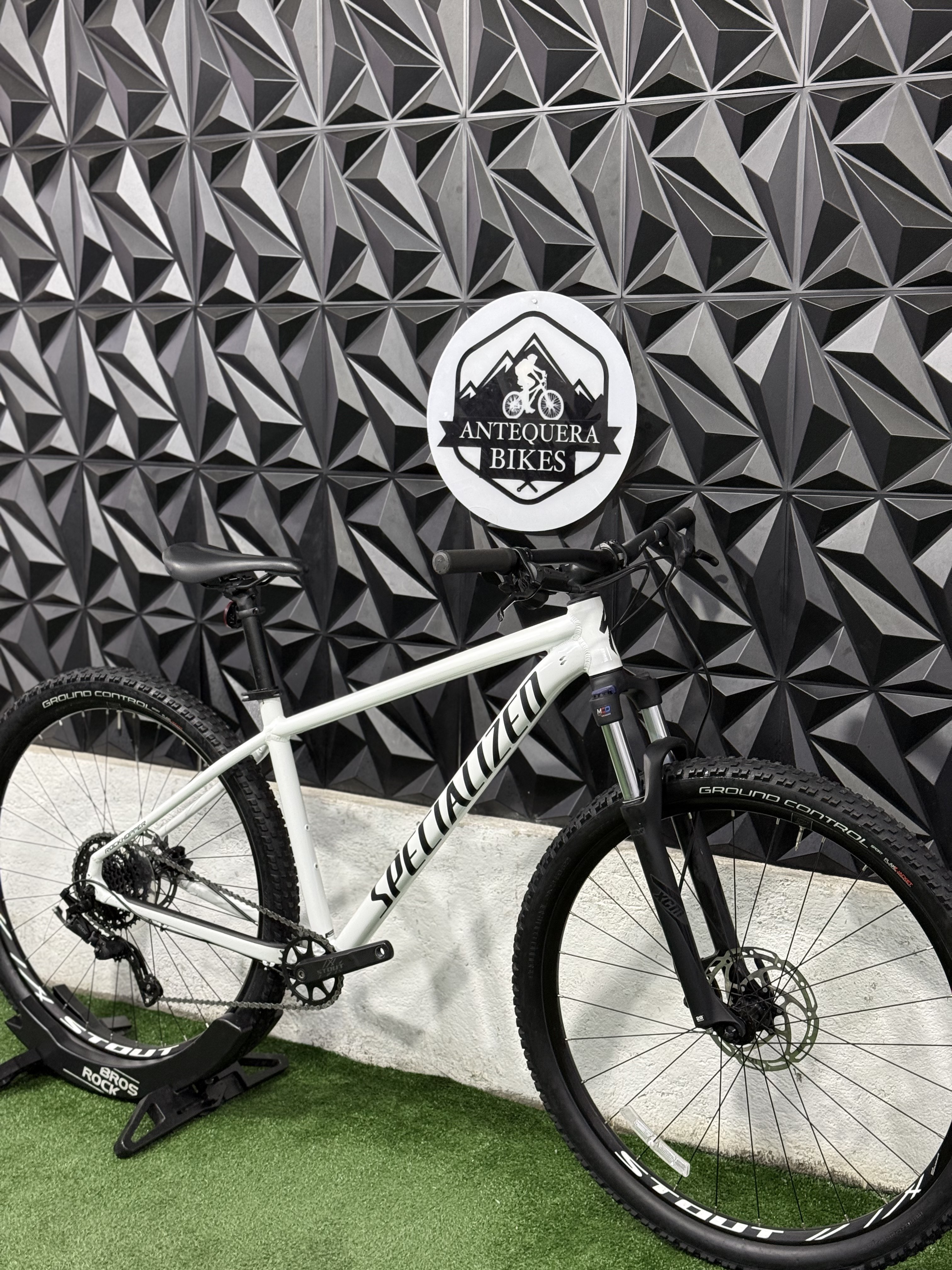 SPECIALIZED ROCKHOPPER SPORT