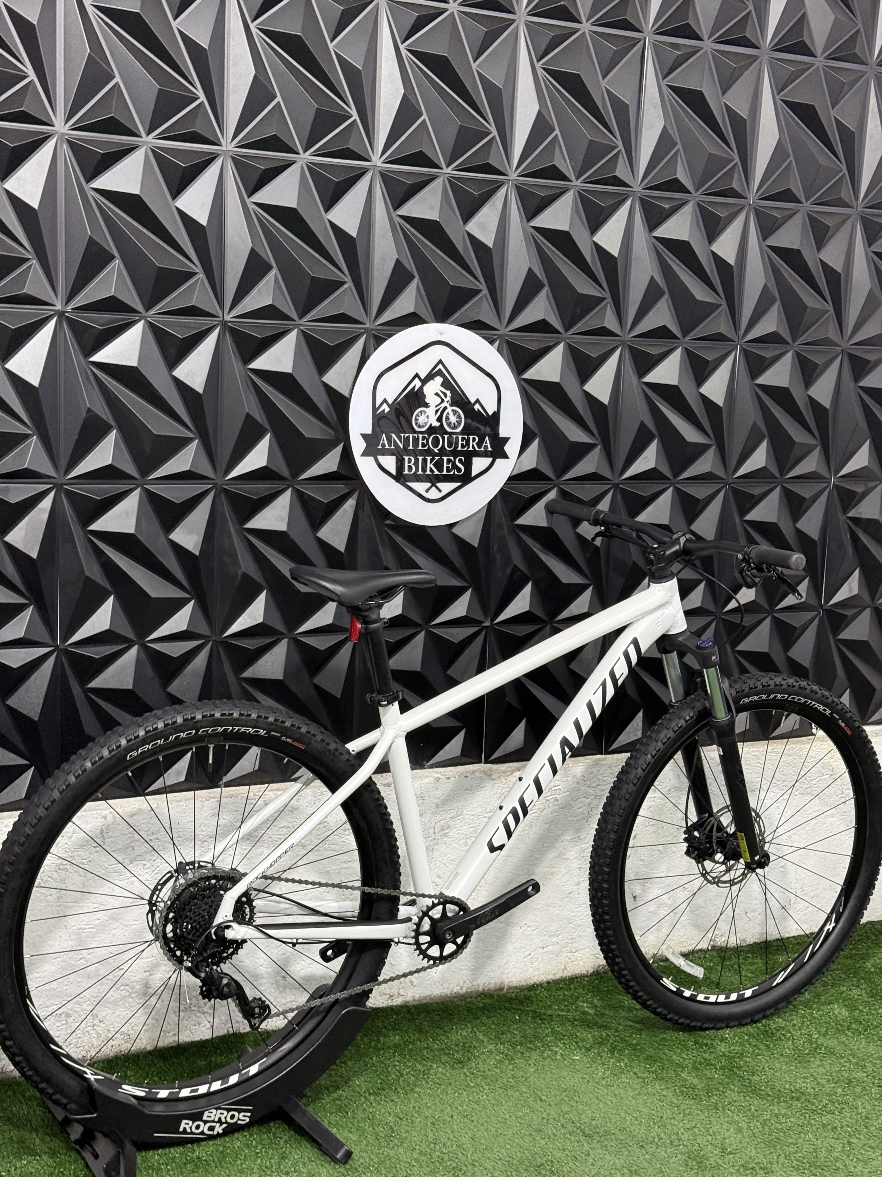 SPECIALIZED ROCKHOPPER SPORT