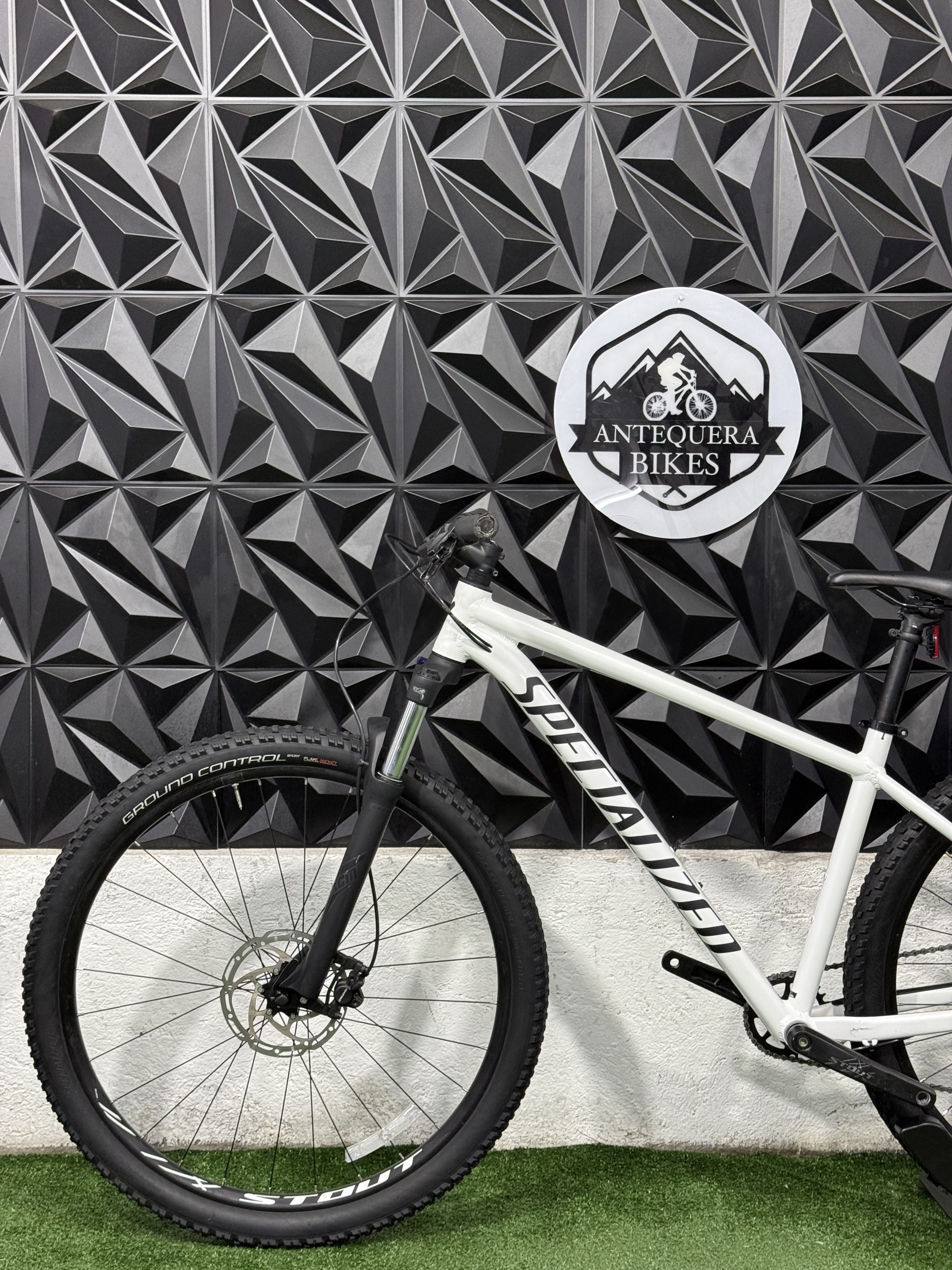 SPECIALIZED ROCKHOPPER SPORT