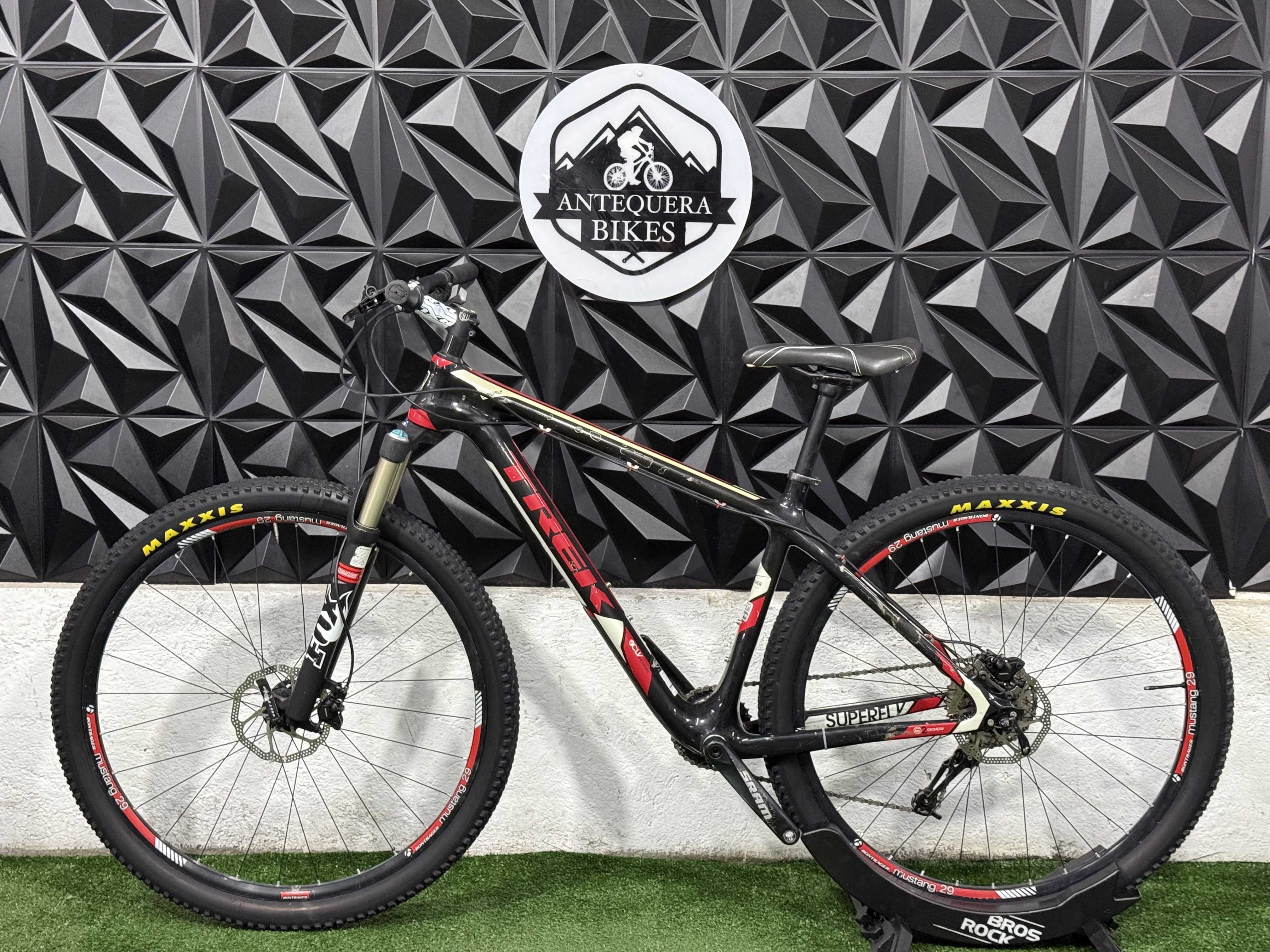 TREK SUPERFLY FULL CARBÓN