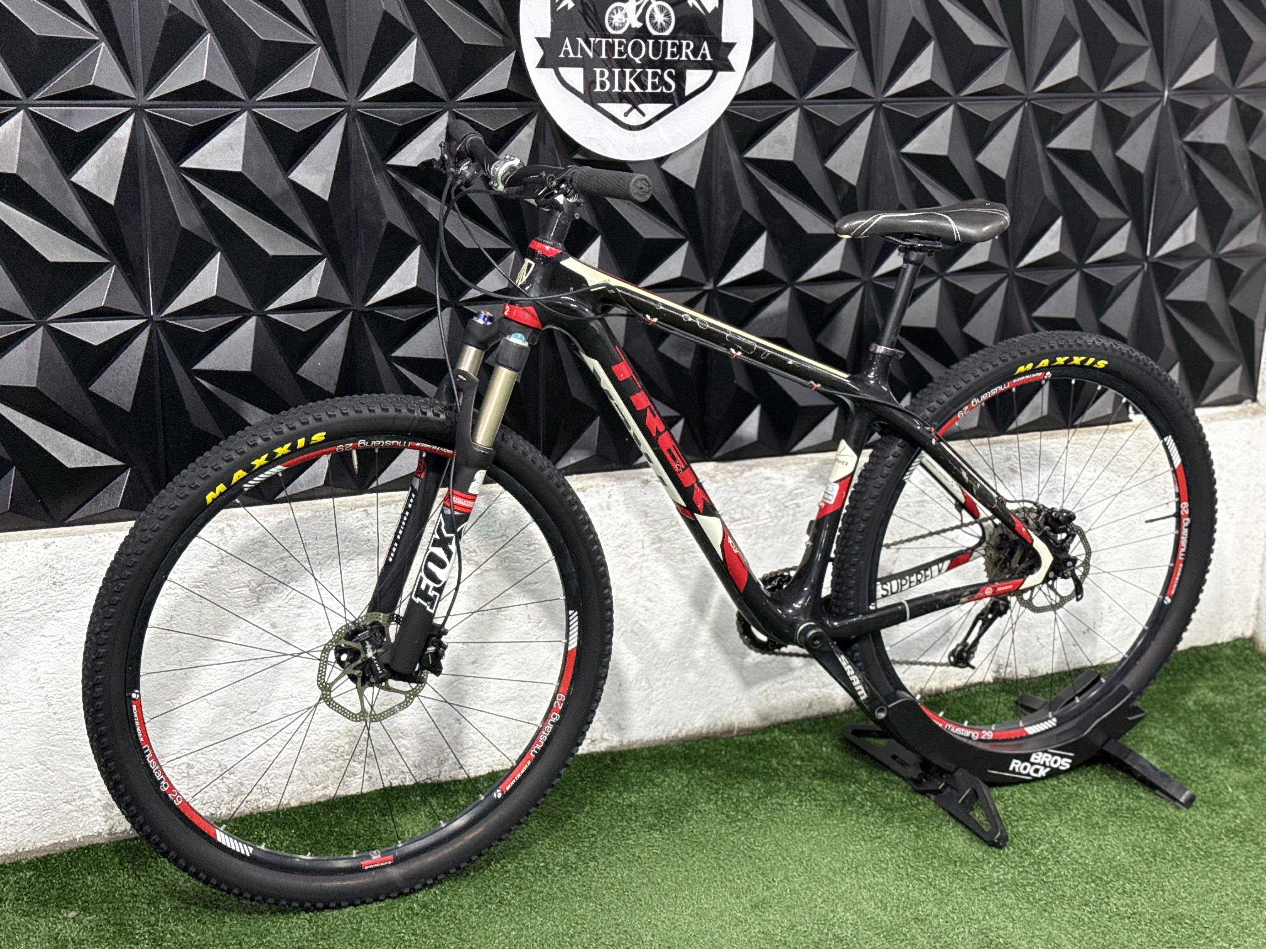 TREK SUPERFLY FULL CARBÓN