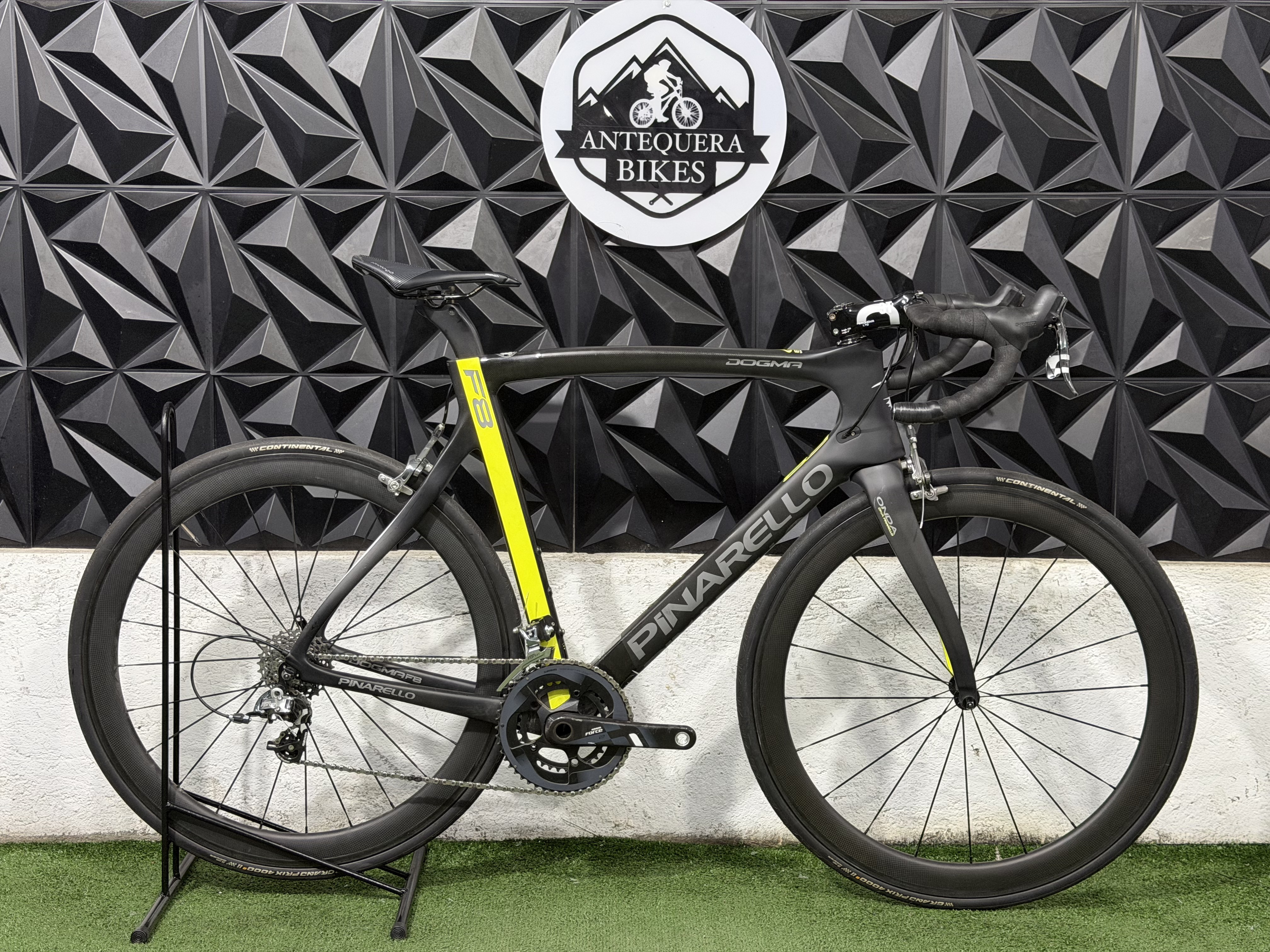 PINARELLO DOGMA F8 FULL CARBON SUPER LIGERA