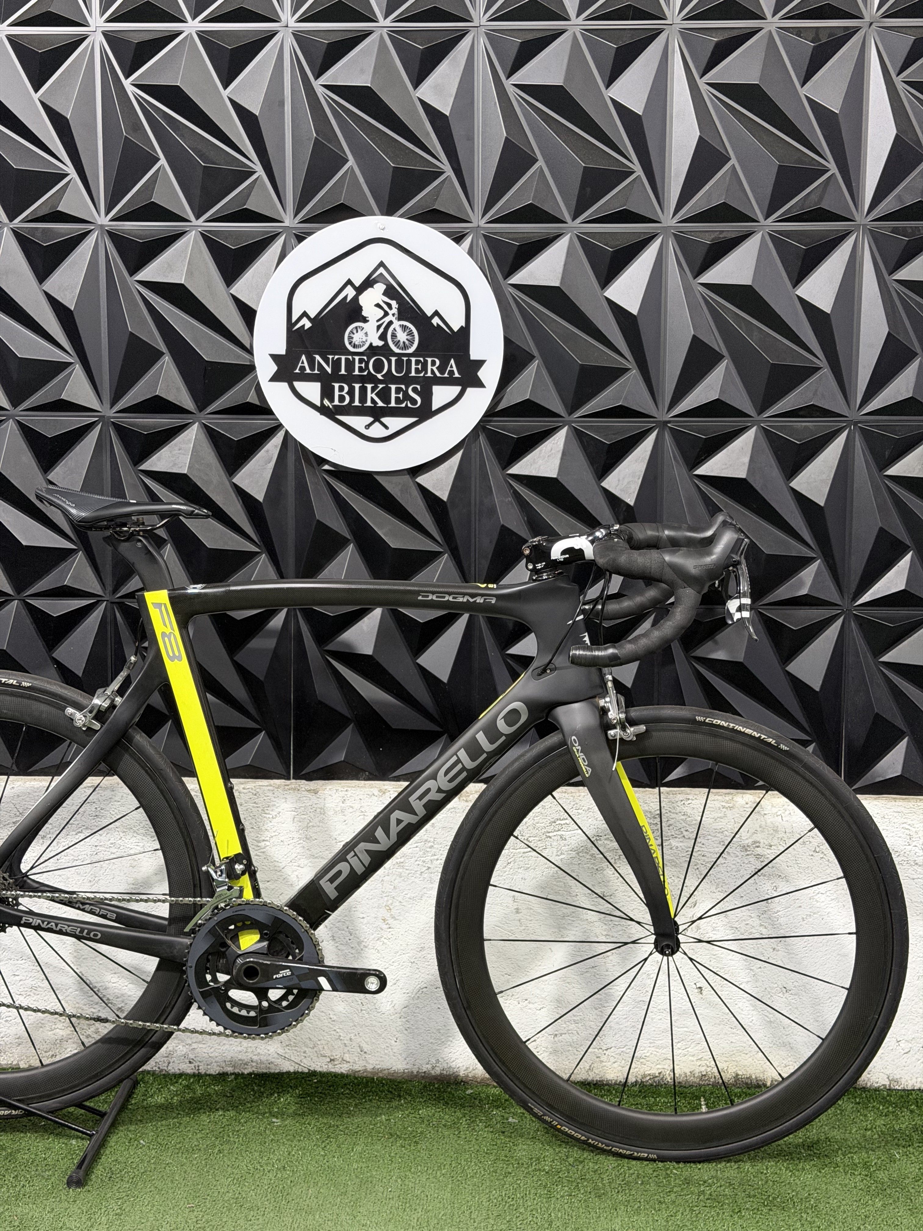 PINARELLO DOGMA F8 FULL CARBON SUPER LIGERA