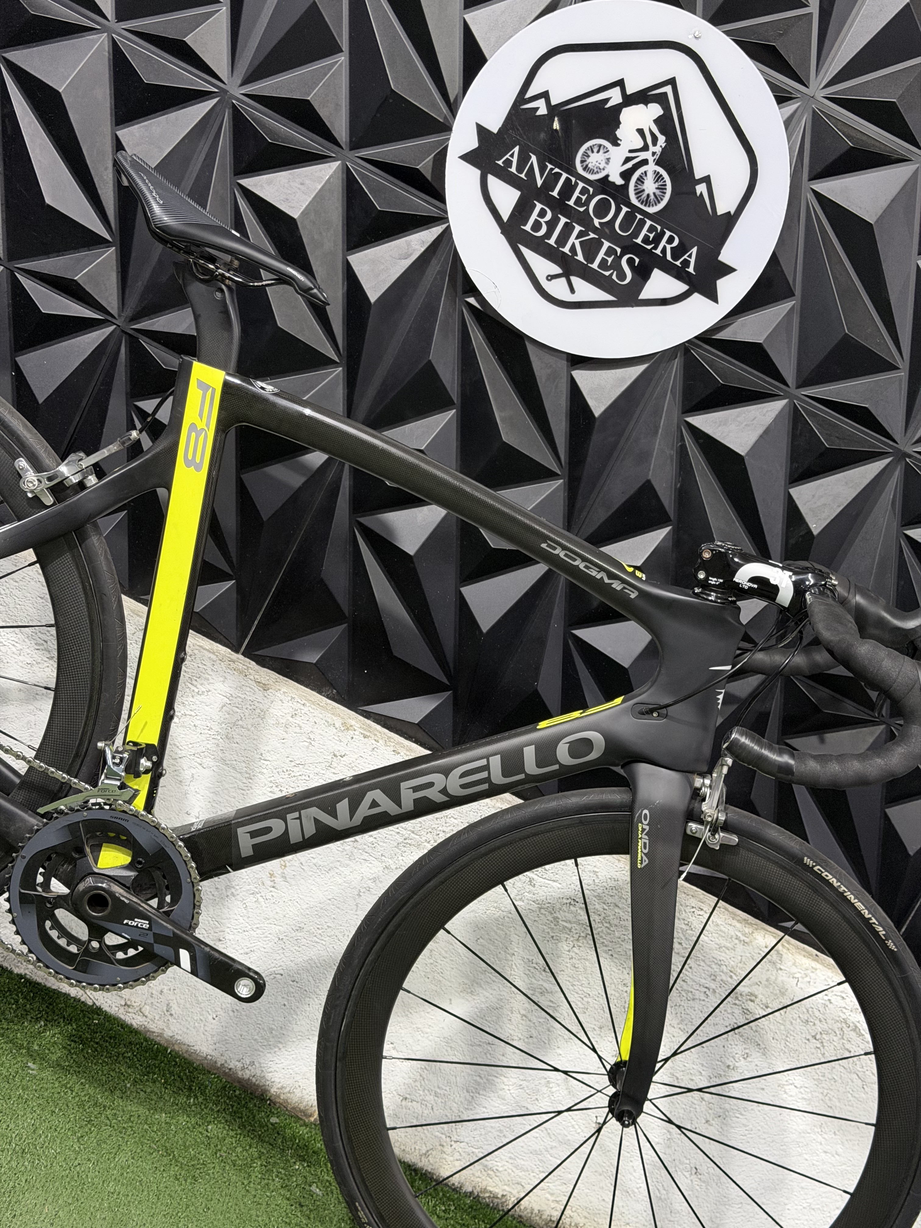 PINARELLO DOGMA F8 FULL CARBON SUPER LIGERA
