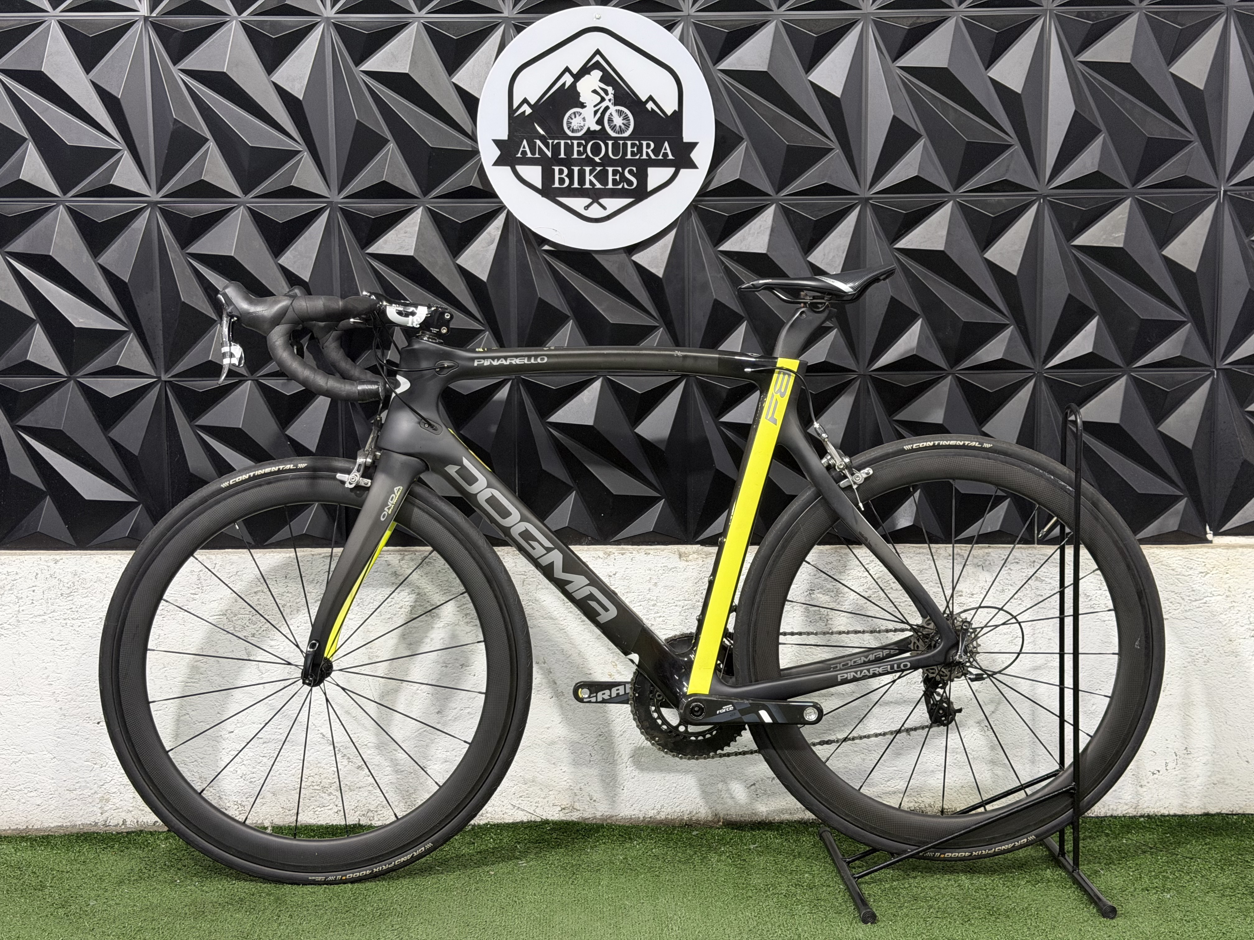 PINARELLO DOGMA F8 FULL CARBON SUPER LIGERA