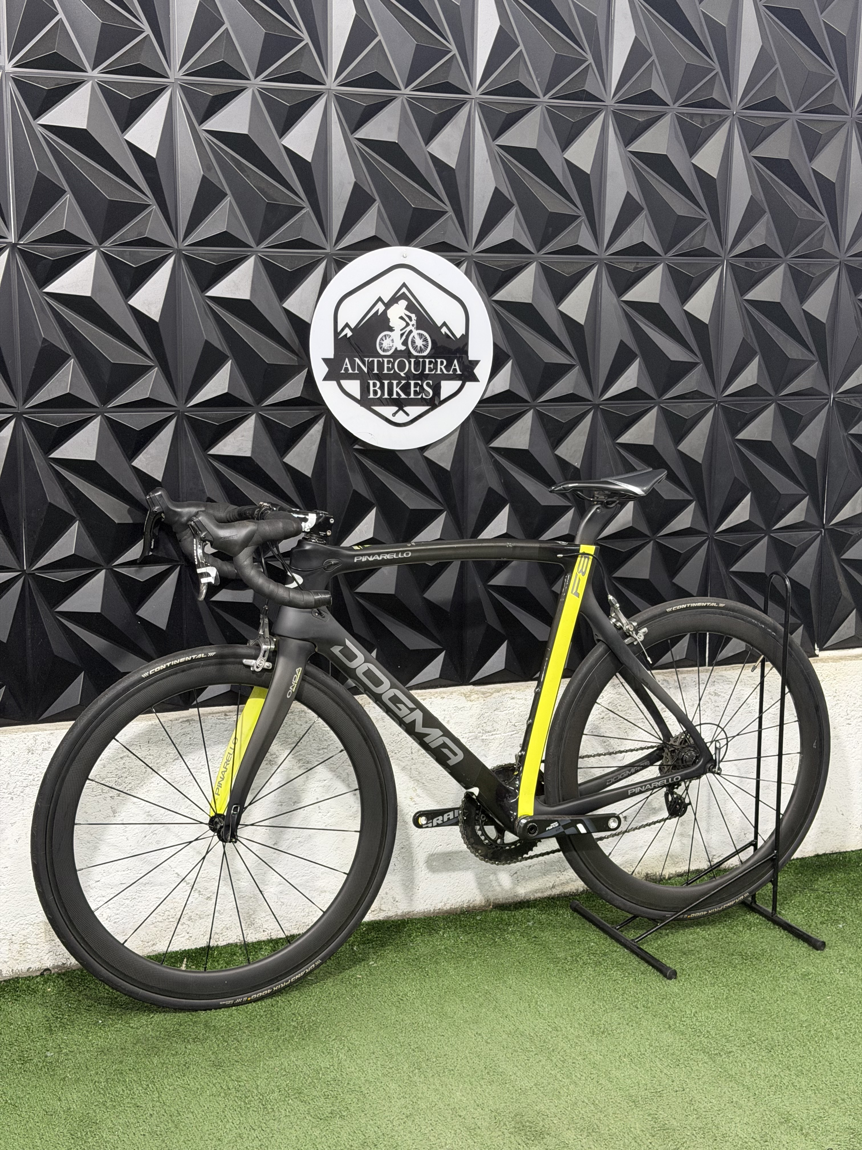 PINARELLO DOGMA F8 FULL CARBON SUPER LIGERA