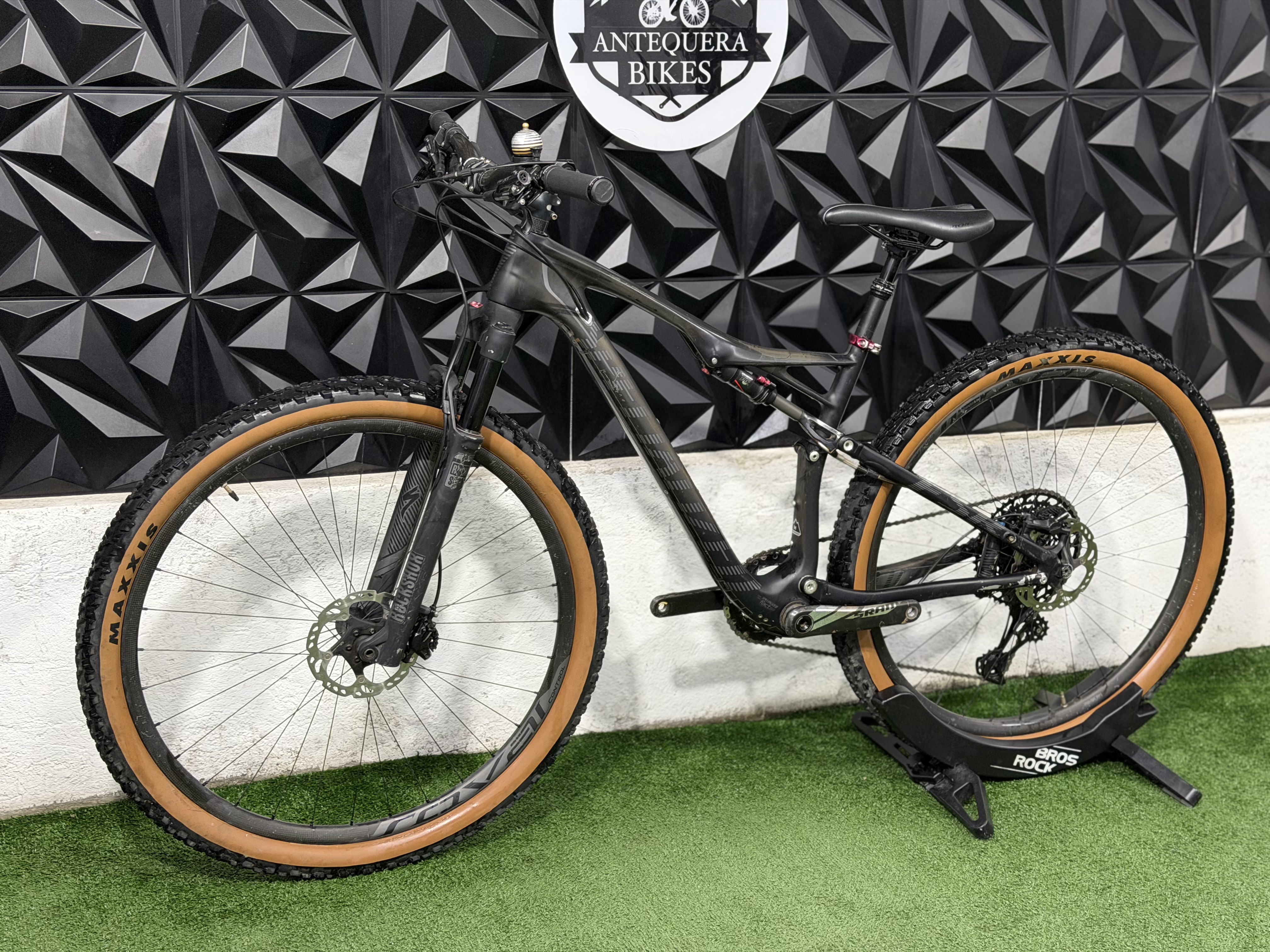 SPECIALIZED EPIC EXPERT CARBON SÚPER LIGERA