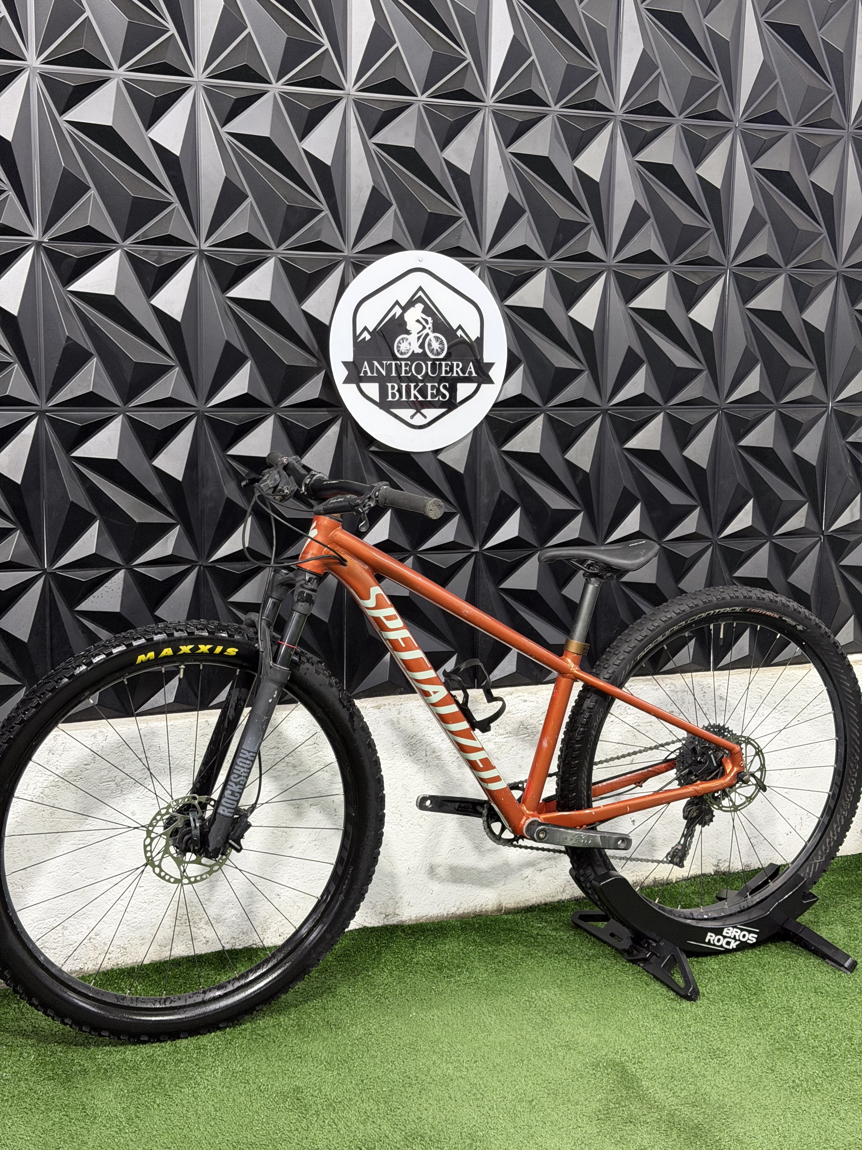 SPECIALIZED ROCKHOPPER SPORT