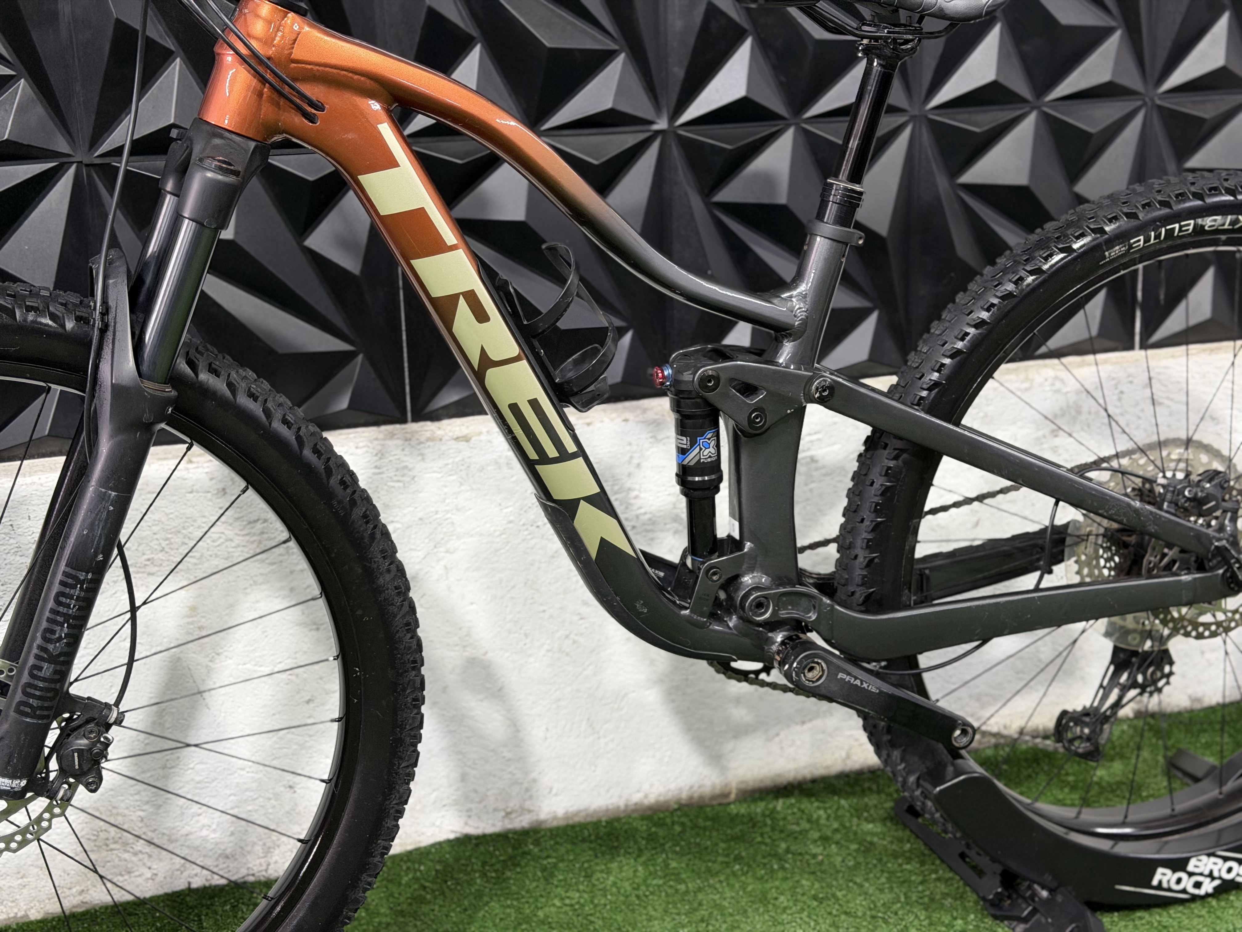 TREK TOP FUEL