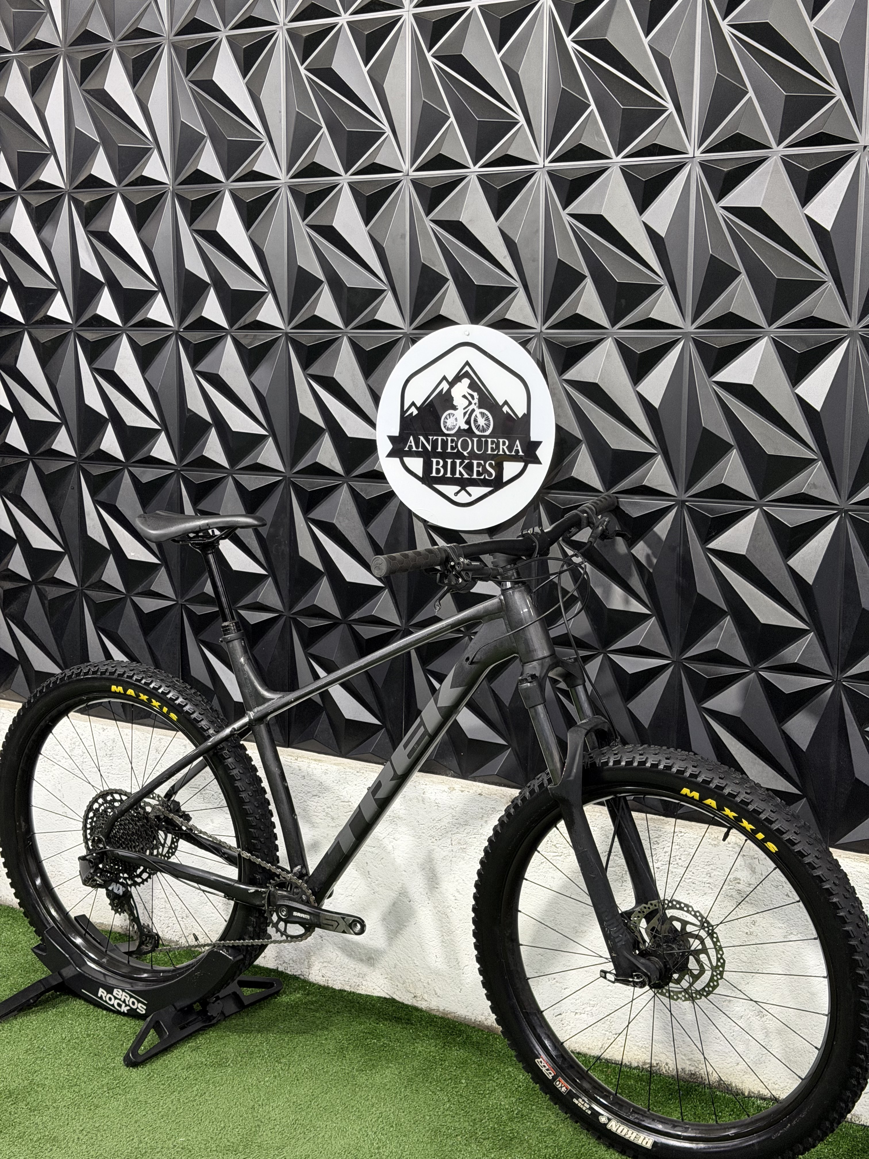 TREK ROSCOE 7