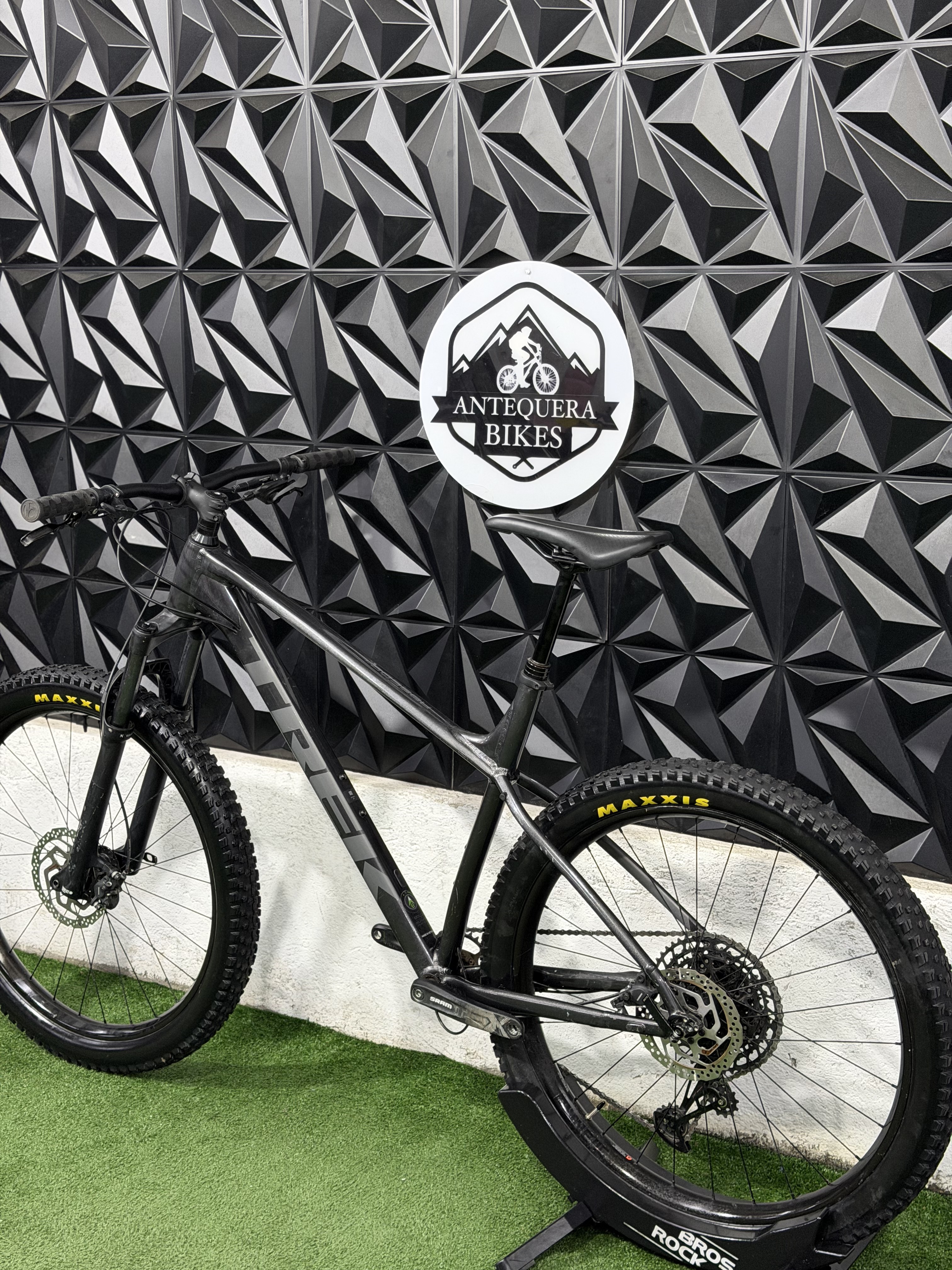 TREK ROSCOE 7