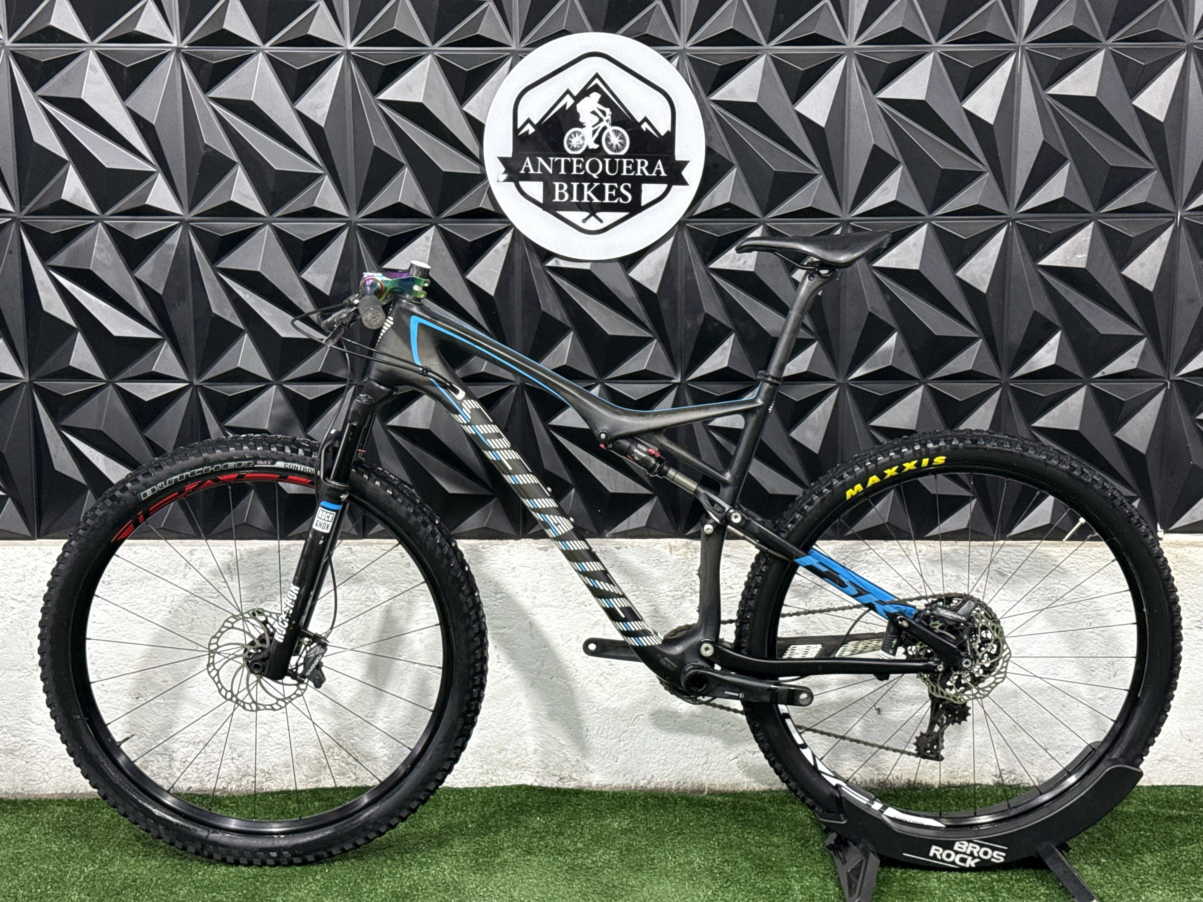 SPECIALIZED EPIC ELITE WC FULL CARBÓN SUPER LIGERA