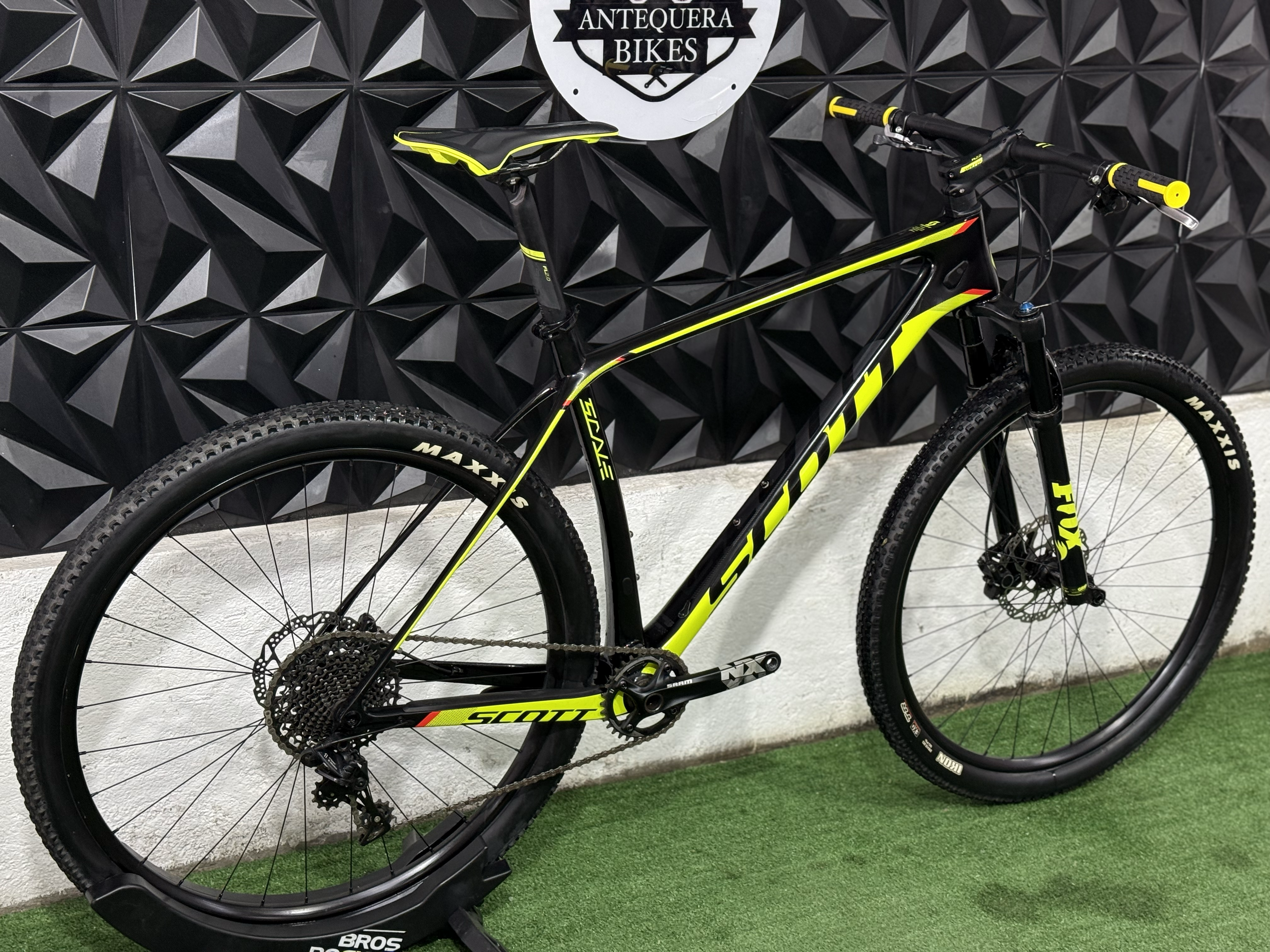 SCOTT SCALE 930 CARBÓN