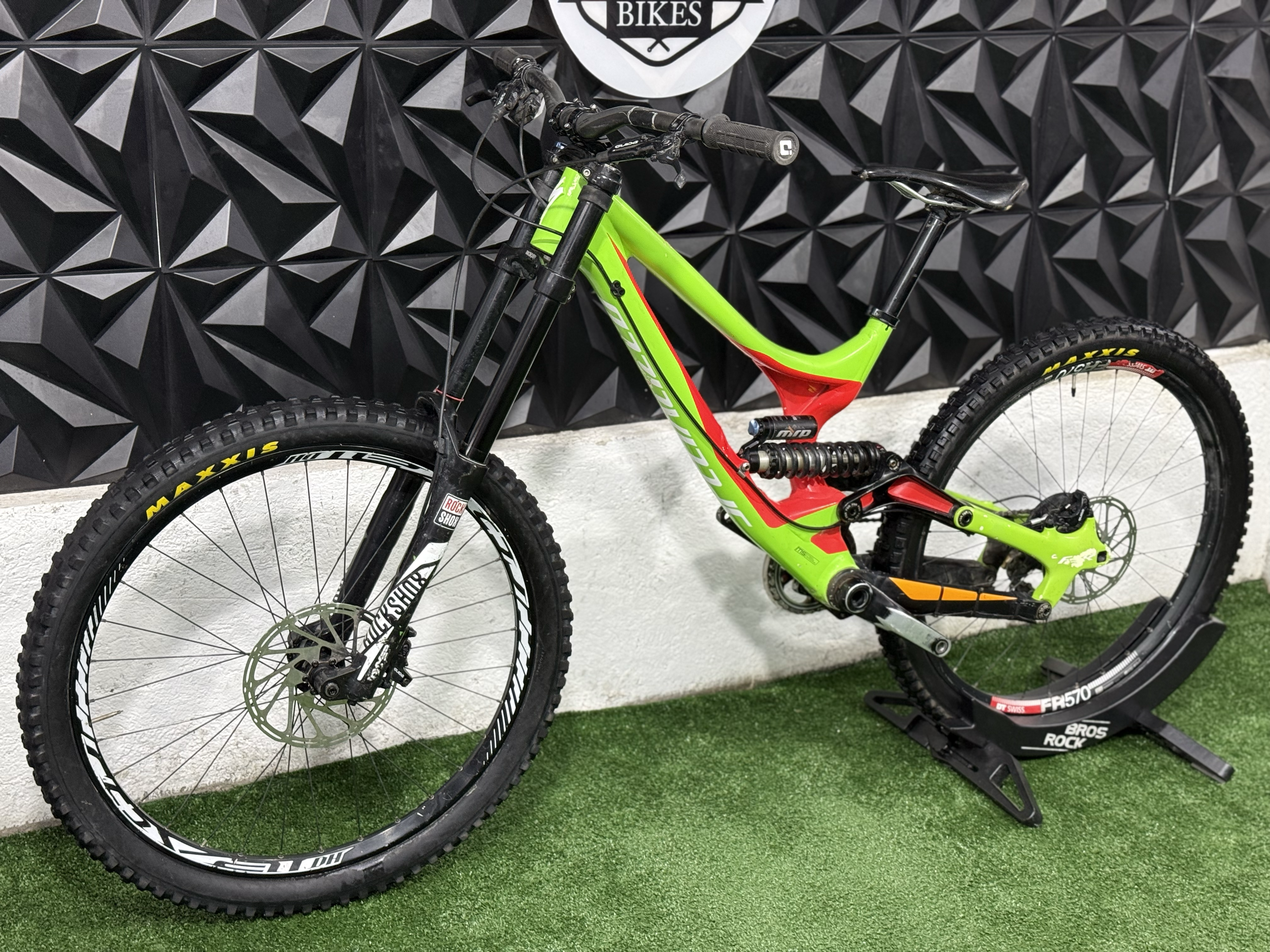 SPECIALIZED DEMO