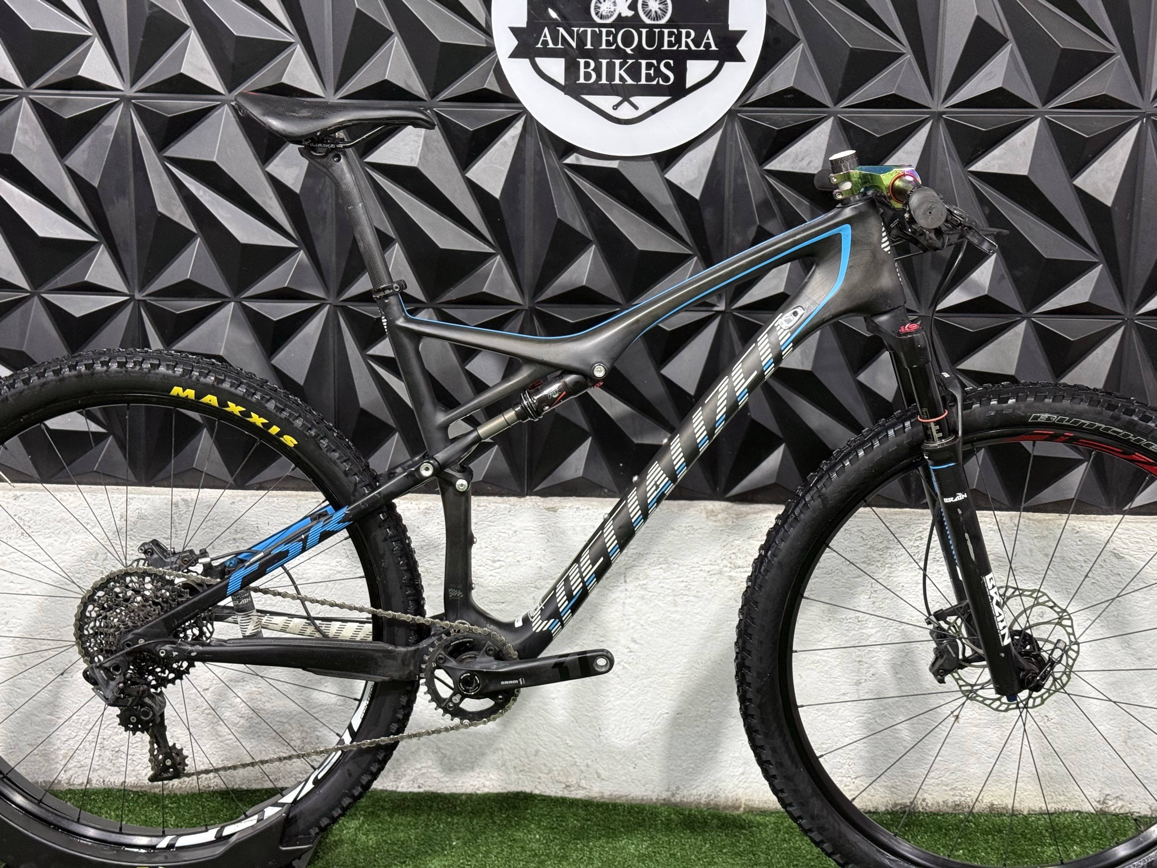 SPECIALIZED EPIC ELITE WC FULL CARBÓN SUPER LIGERA
