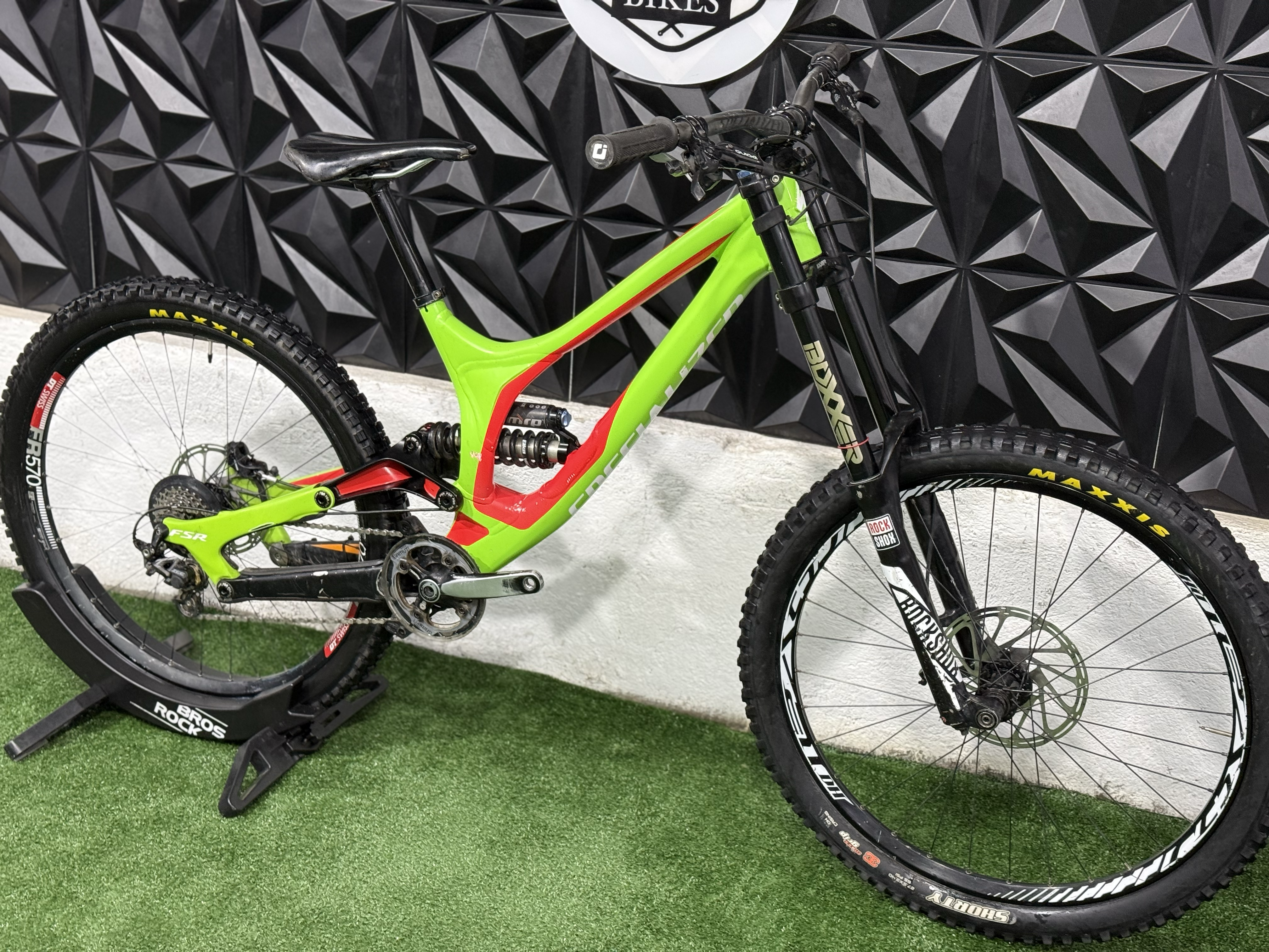 SPECIALIZED DEMO
