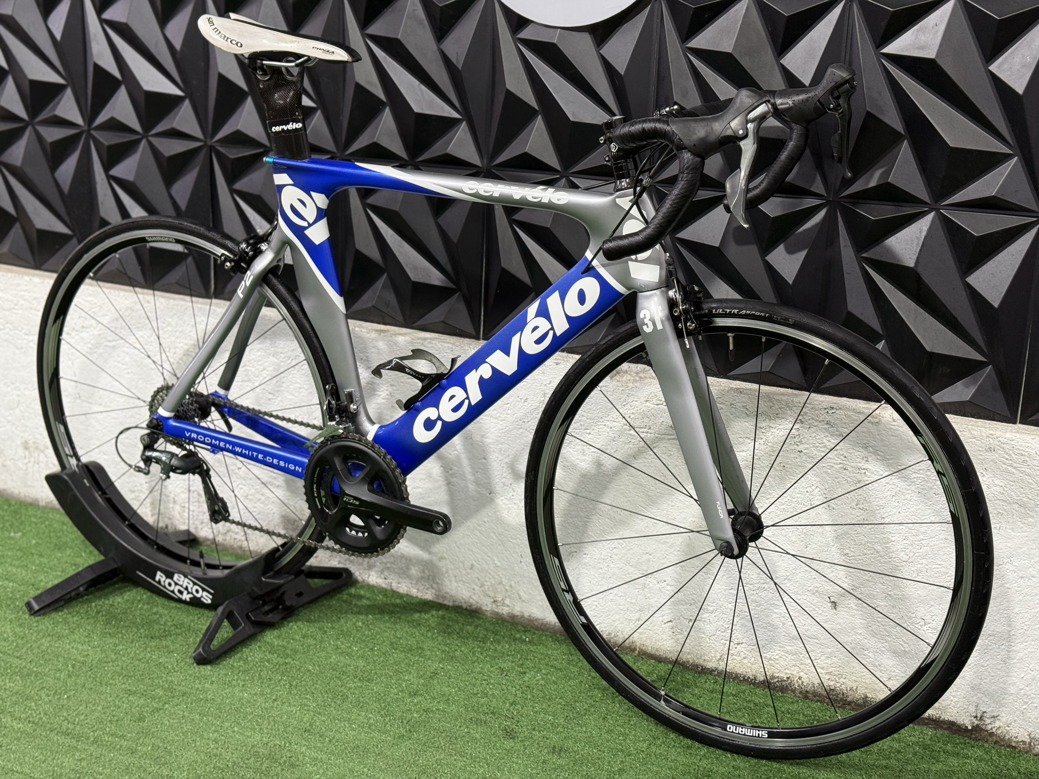 CERVÉLO P2 DE CARBÓN