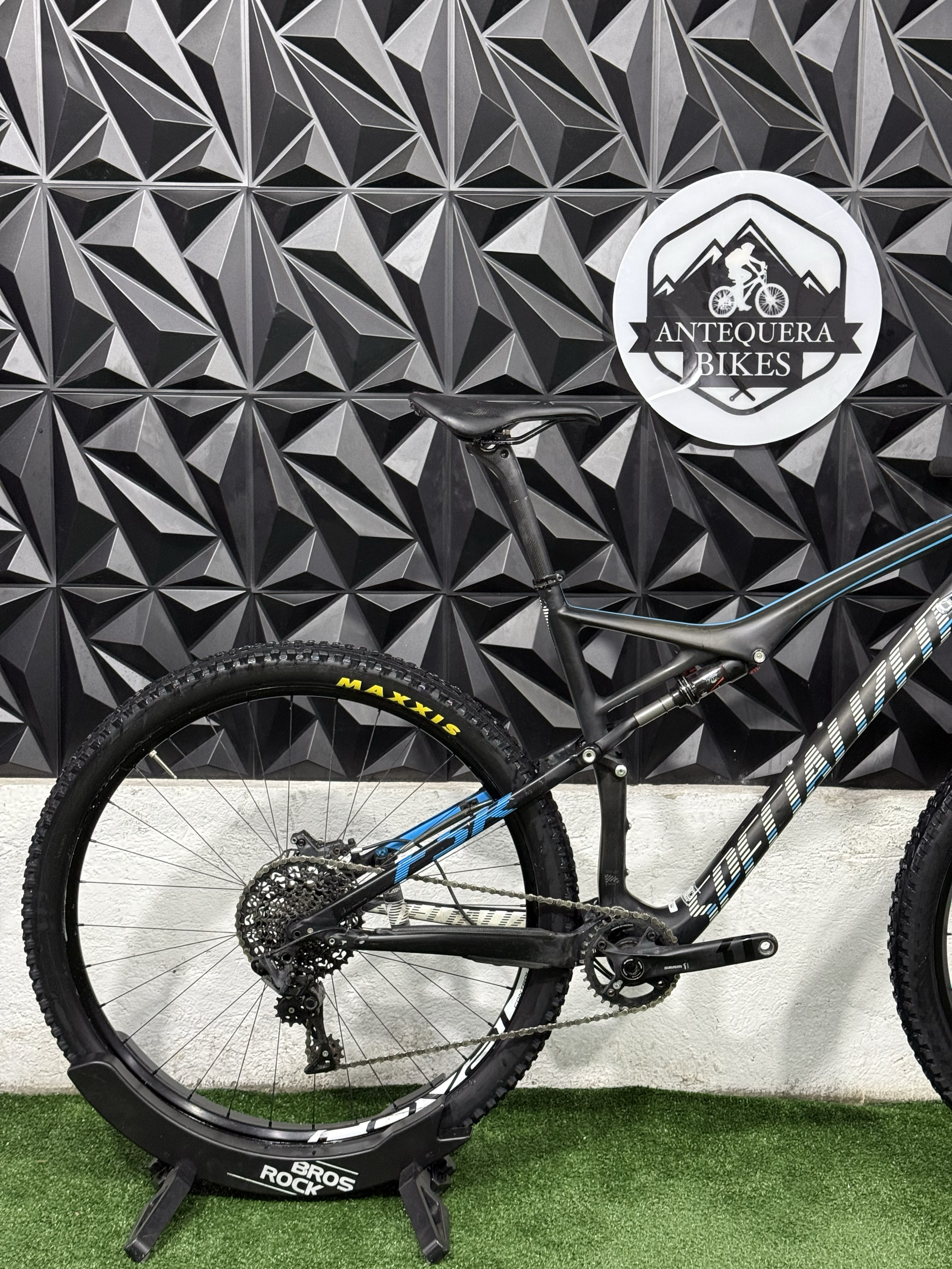SPECIALIZED EPIC ELITE WC FULL CARBÓN SUPER LIGERA