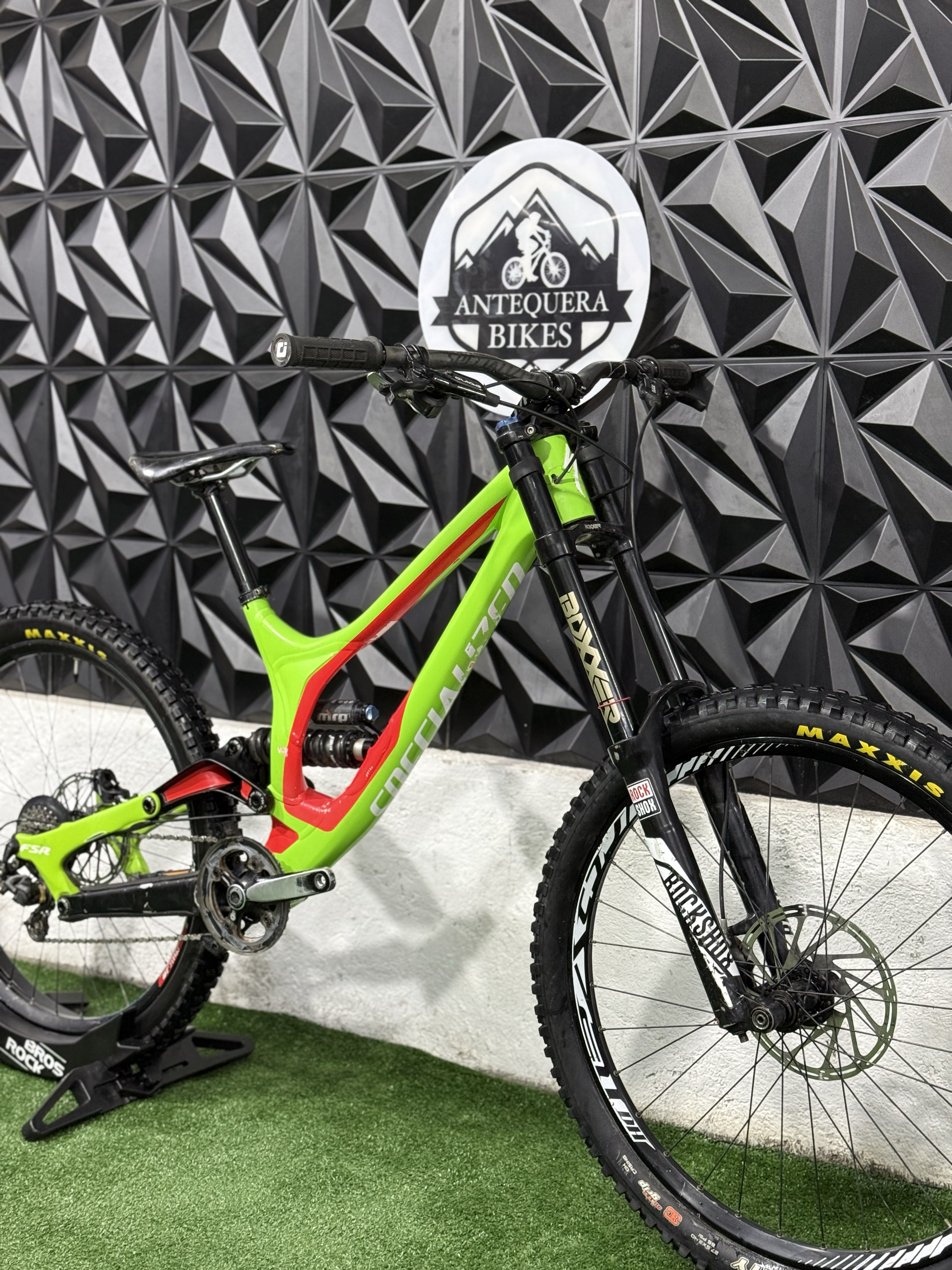 SPECIALIZED DEMO