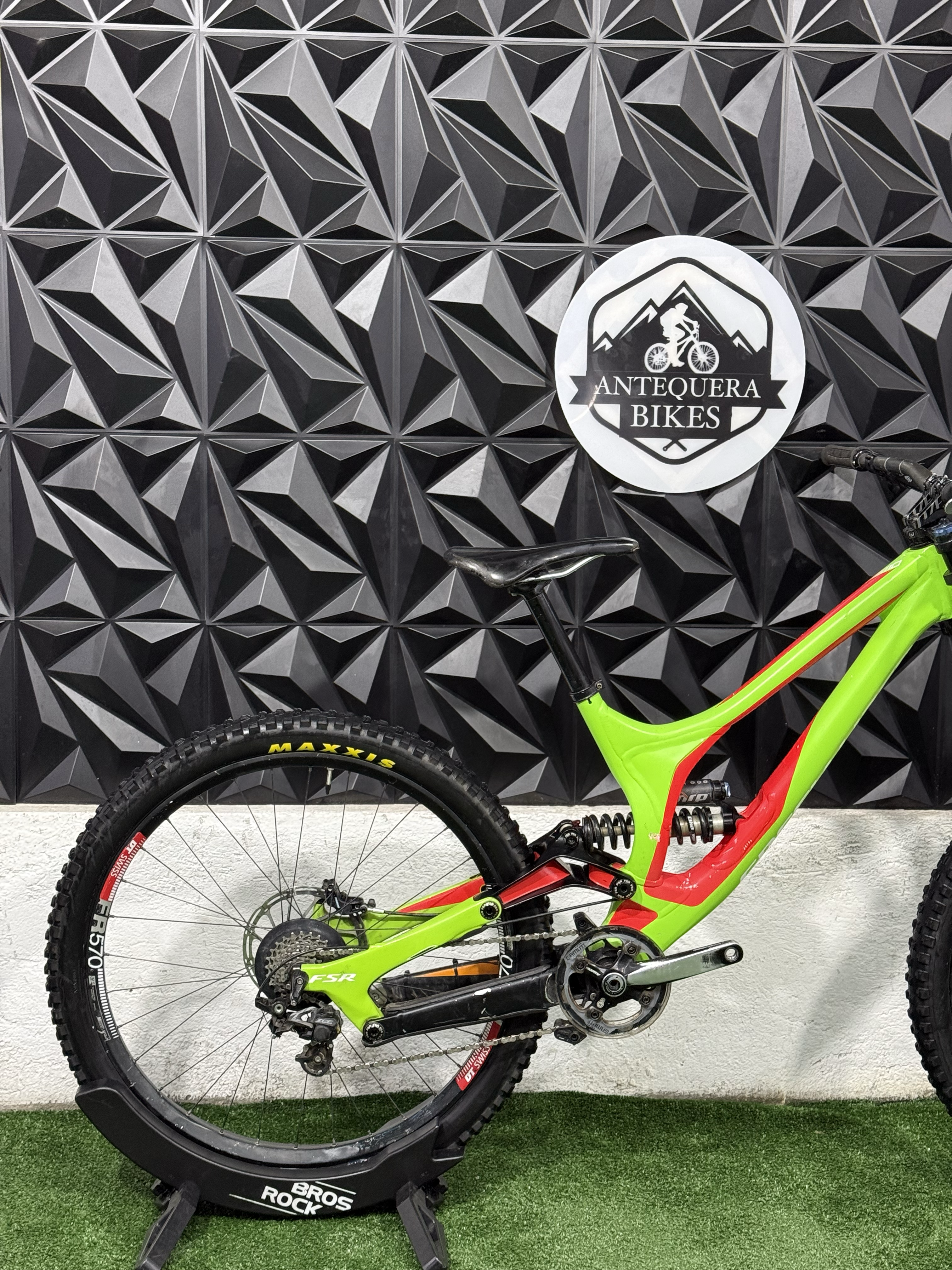 SPECIALIZED DEMO