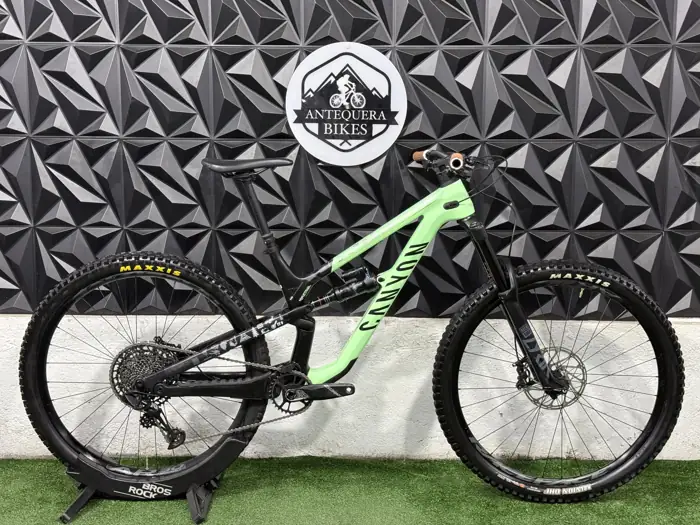 CANYON SPECTRAL CF7 FULL CARBÓN