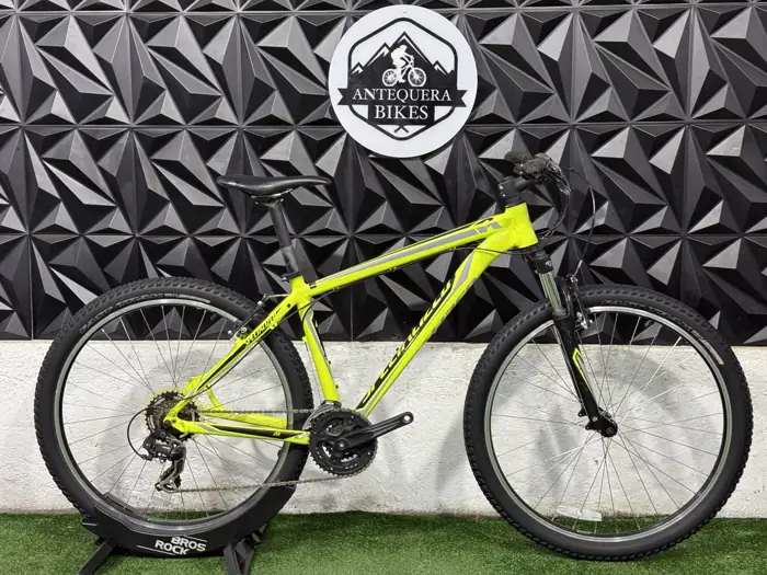 SPECIALIZED HARDROCK