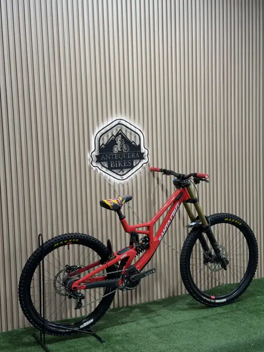 2024 SANTA CRUZ V10 CC CARBON