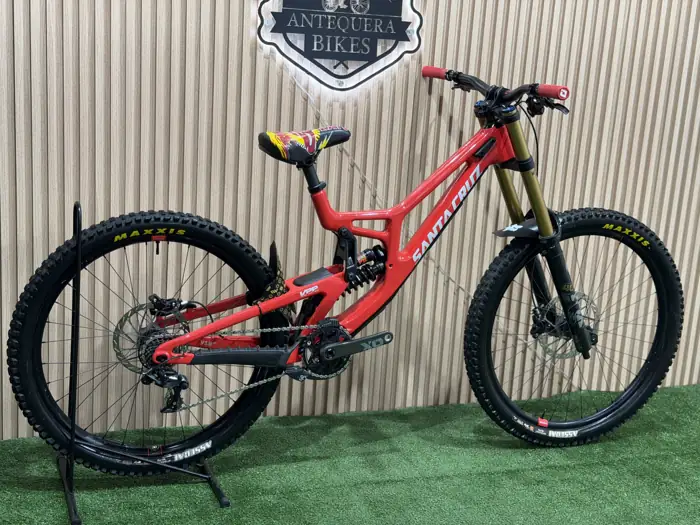 2024 SANTA CRUZ V10 CC CARBON